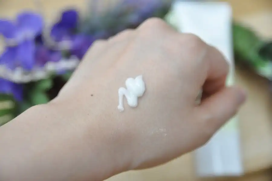 언니의파우치 리뷰 이미지 3 - [세이프 그린 선 에센스]