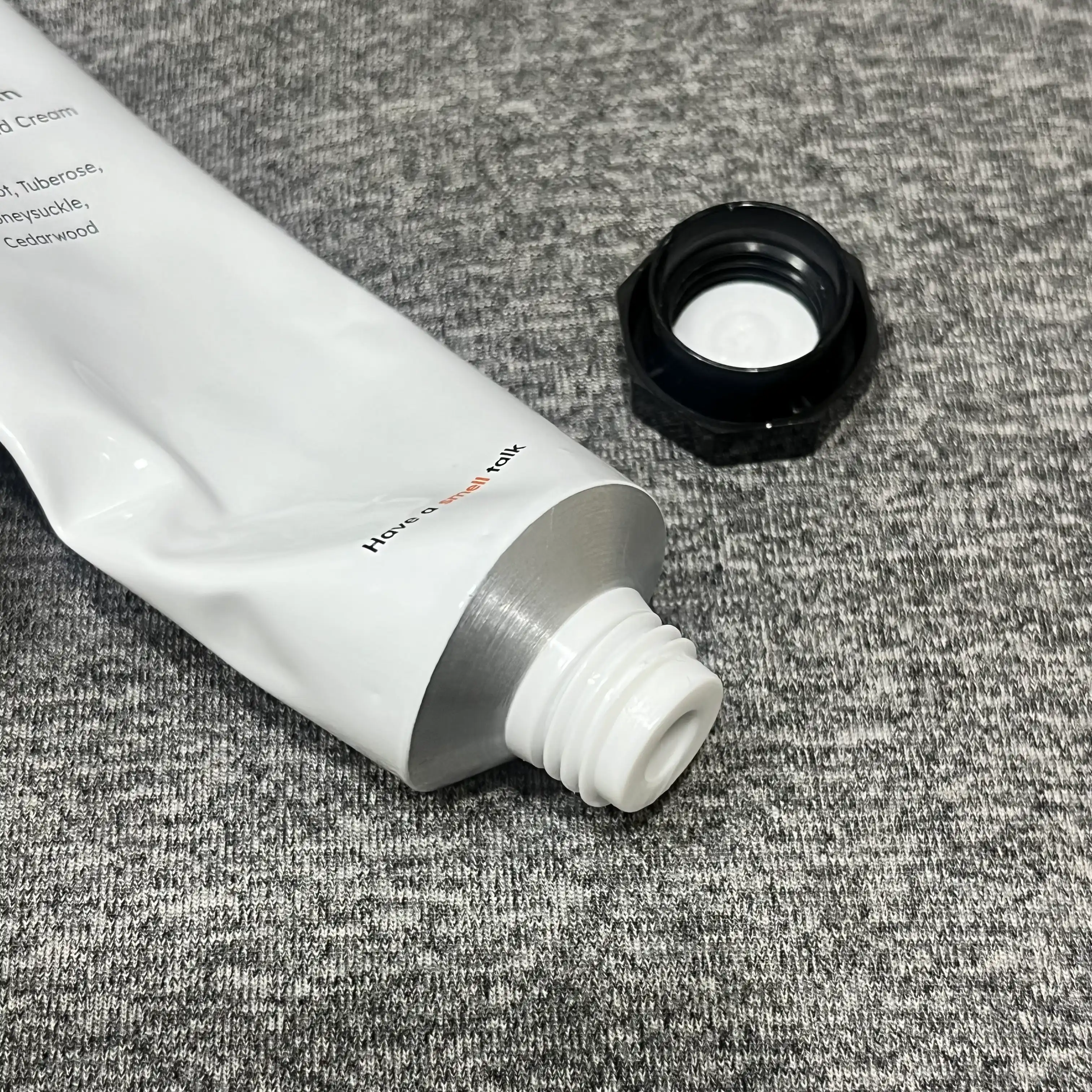 언니의파우치 리뷰 이미지 3 - [화이트레인 퍼퓸 핸드크림]