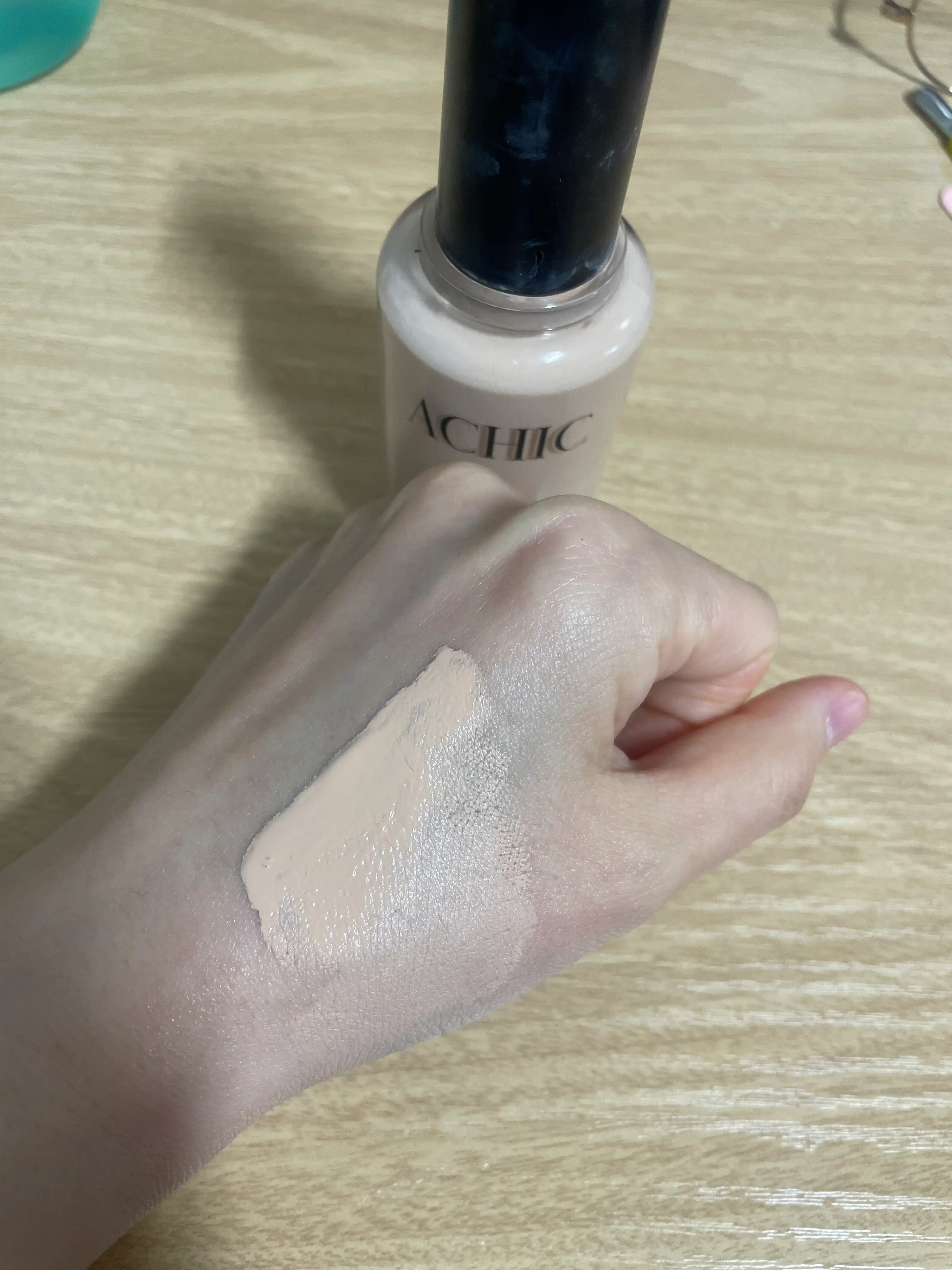 언니의파우치 리뷰 이미지 2 - [아티스트 퀸 커버핏 리퀴드 파운데이션 [02 뉴트럴 베이지]]