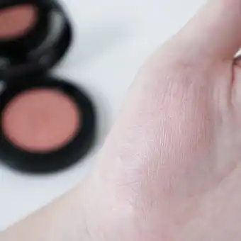 언니의파우치 리뷰 이미지 2 - [블랙 톤업 선쿠션]