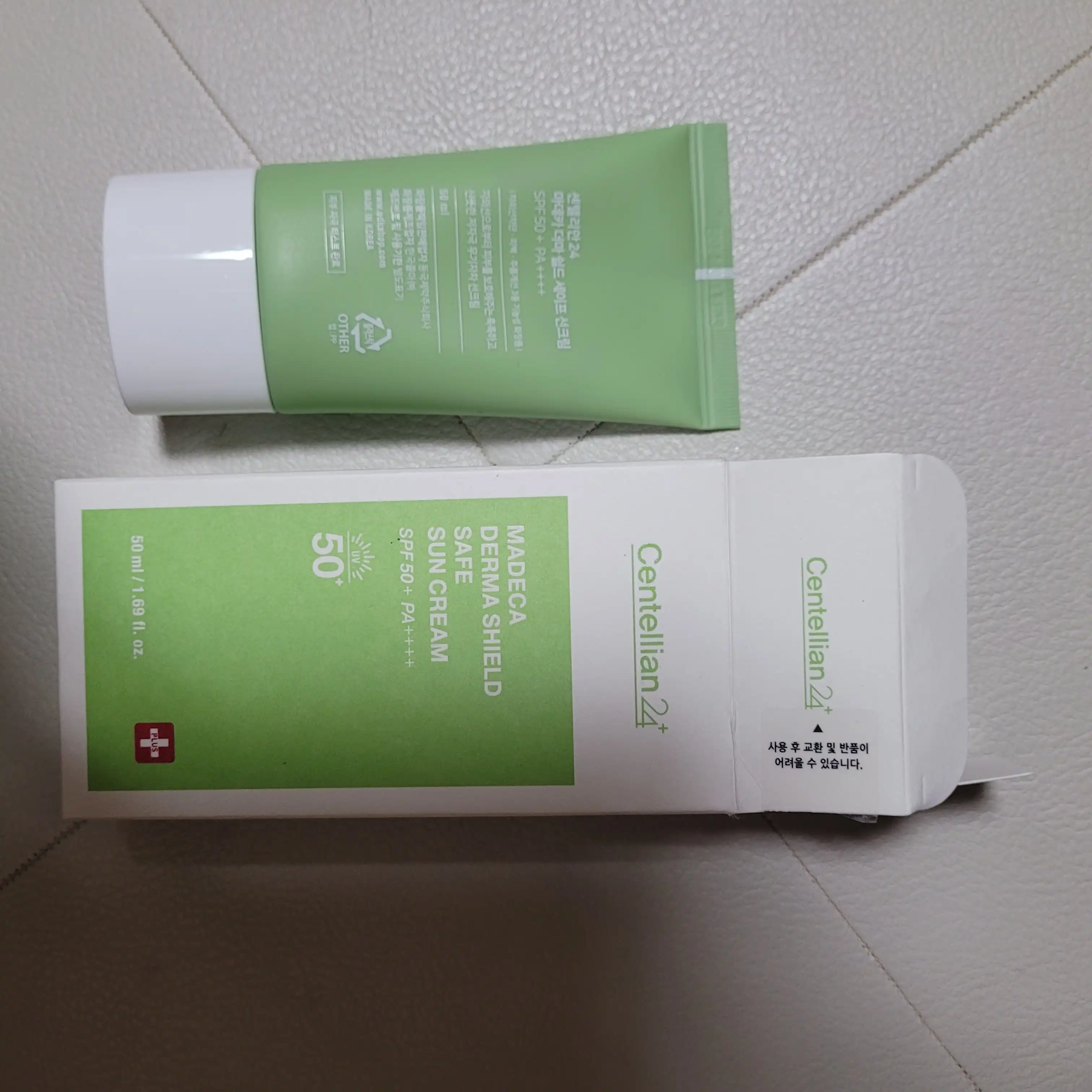 언니의파우치 리뷰 이미지 2 - [마데카 더마 쉴드 세이프 선크림]