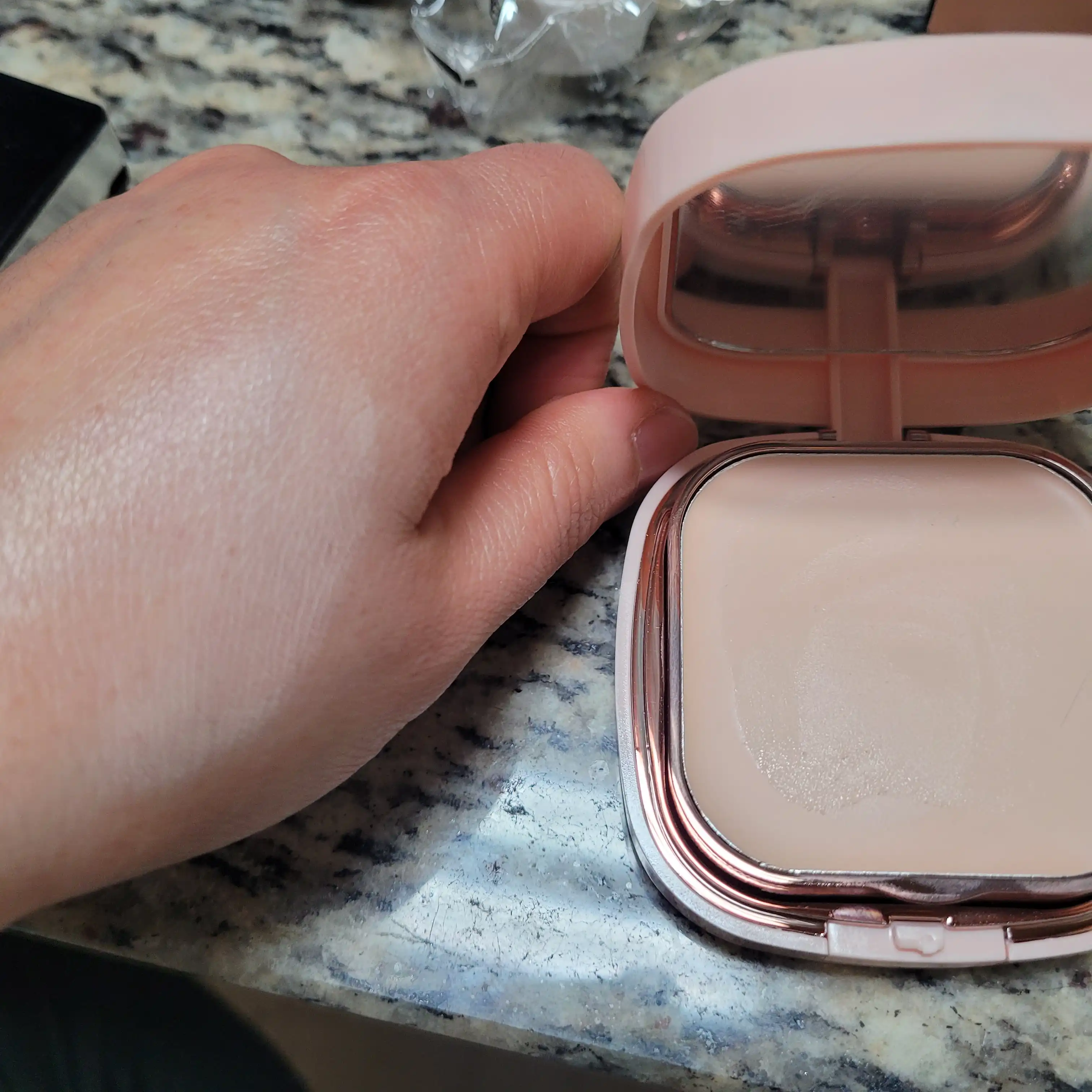 언니의파우치 리뷰 이미지 3 - [실키 커버 팩트 [21호 바닐라]]