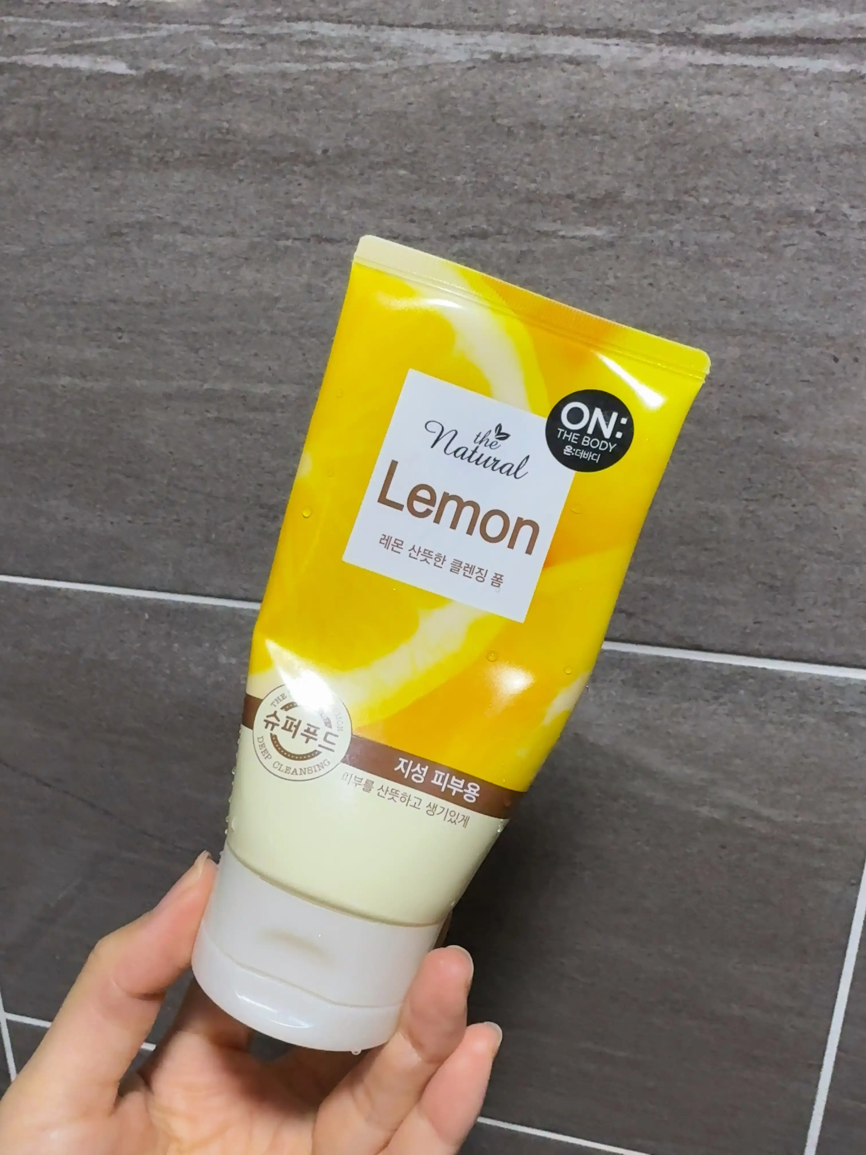 언니의파우치 리뷰 이미지 - [더 내추럴 클렌징 폼 [레몬]]