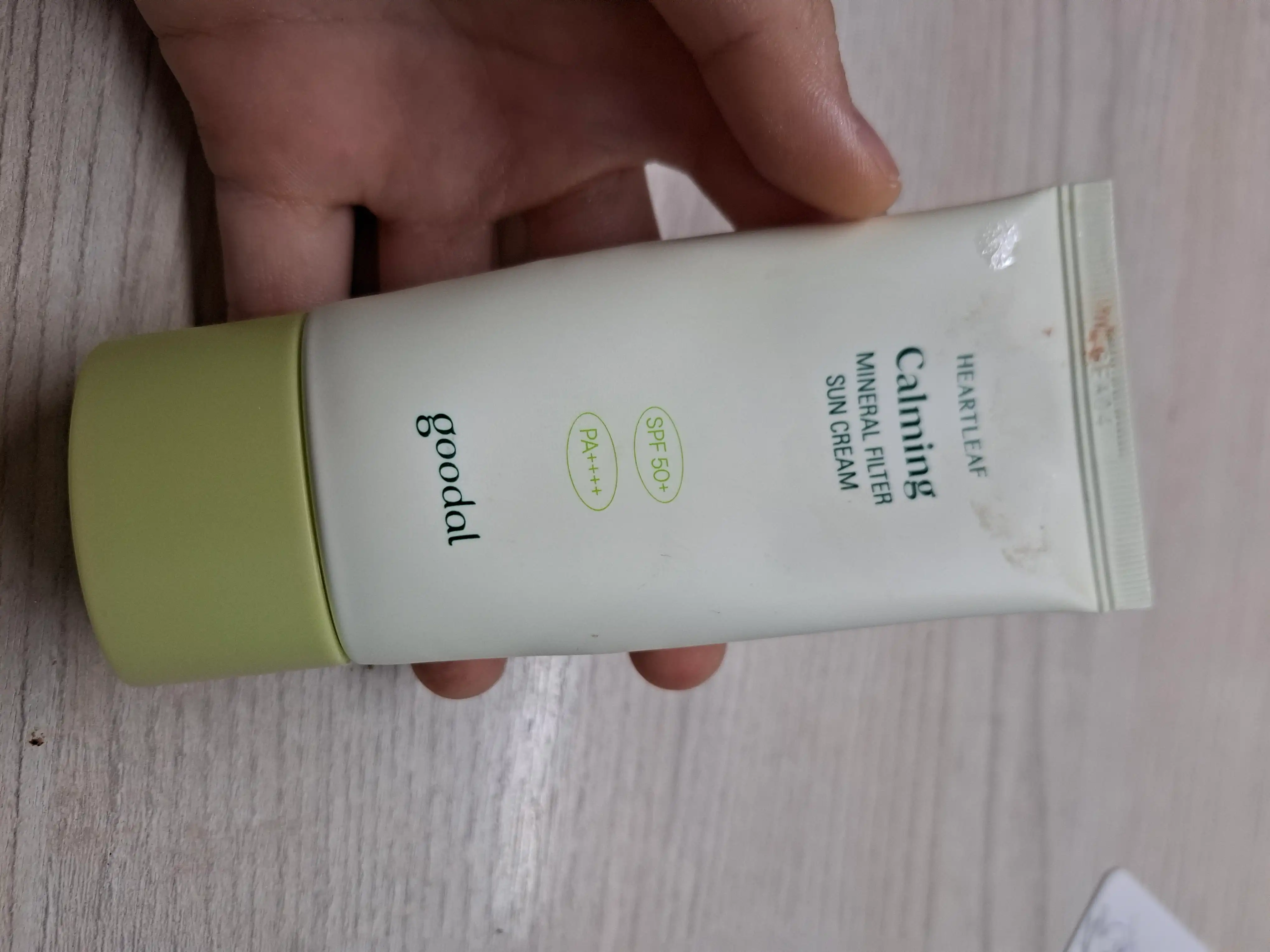 언니의파우치 리뷰 이미지 2 - [맑은 어성초 진정 무기자차 선크림]
