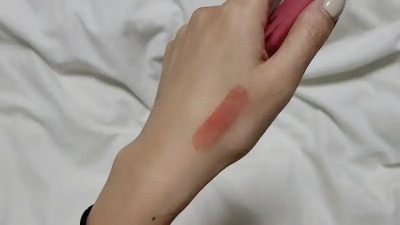 언니의파우치 리뷰 이미지 2 - [라벨르 로즈 플럼핑 립틴트]