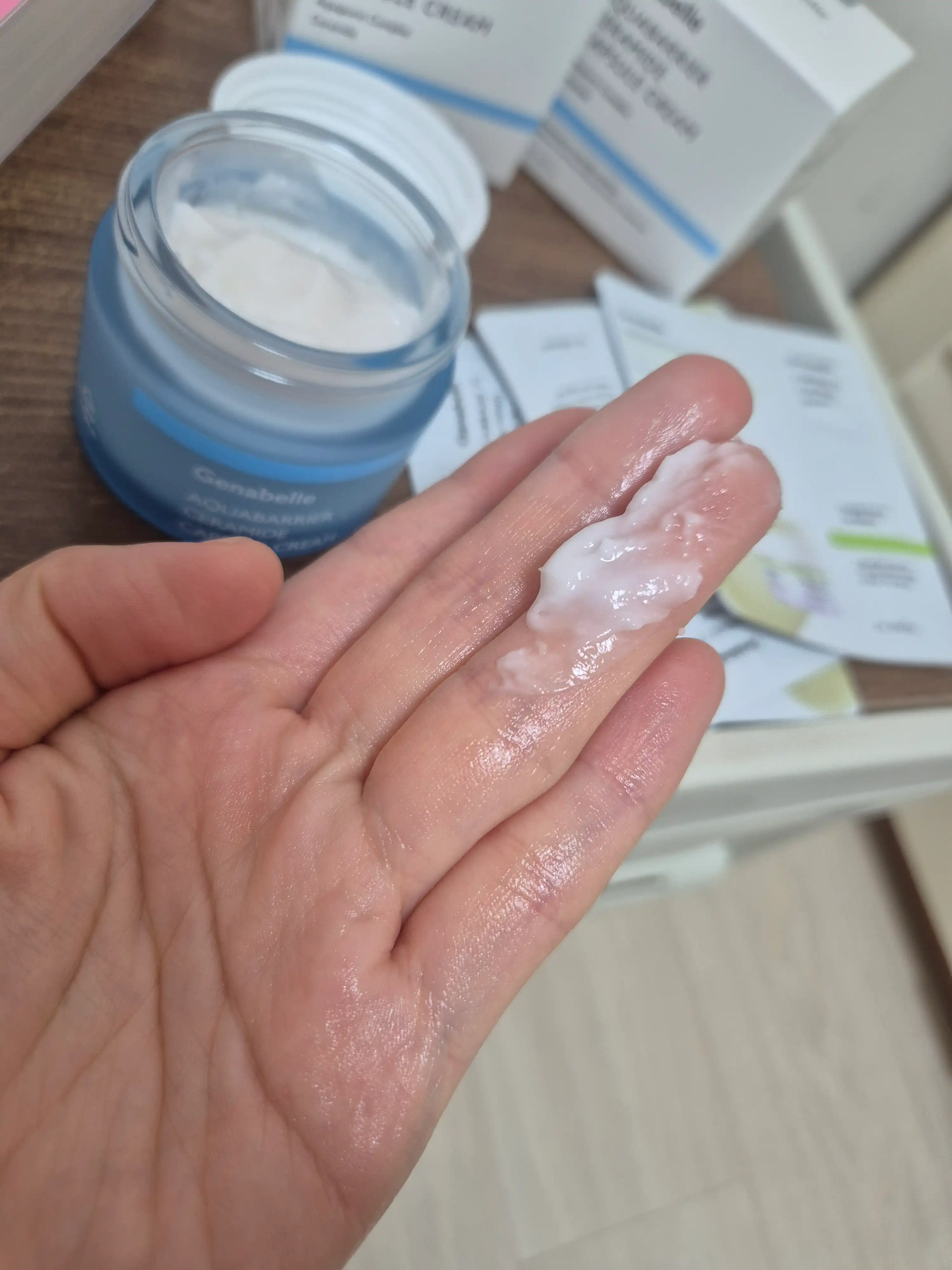 언니의파우치 리뷰 이미지 3 - [아쿠아베리어 세라마이드 캡슐 크림]