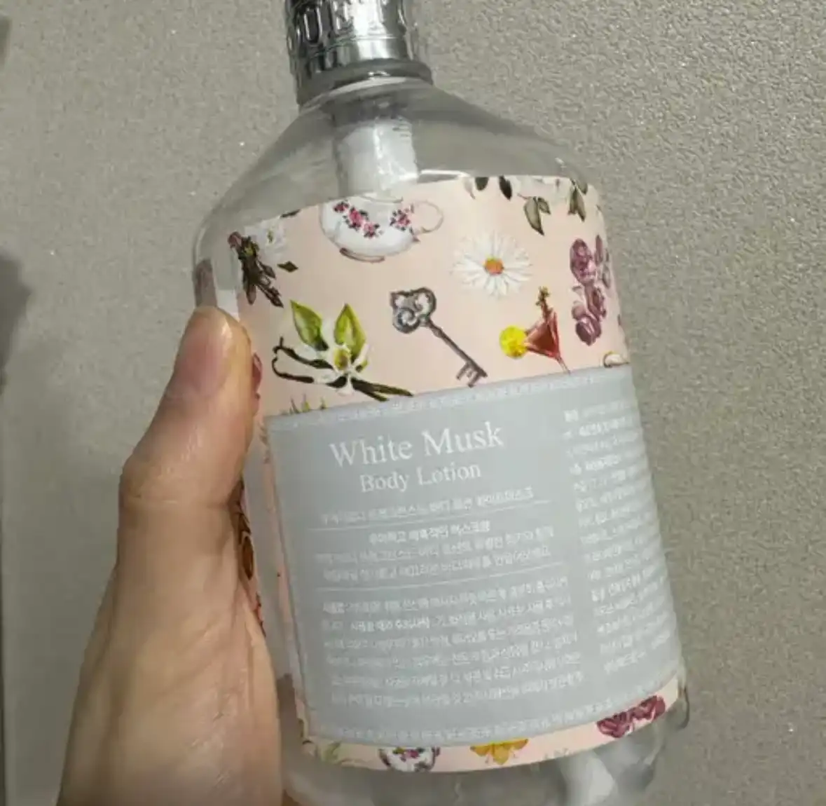 언니의파우치 리뷰 이미지 2 - [화이트머스크 바디로션]