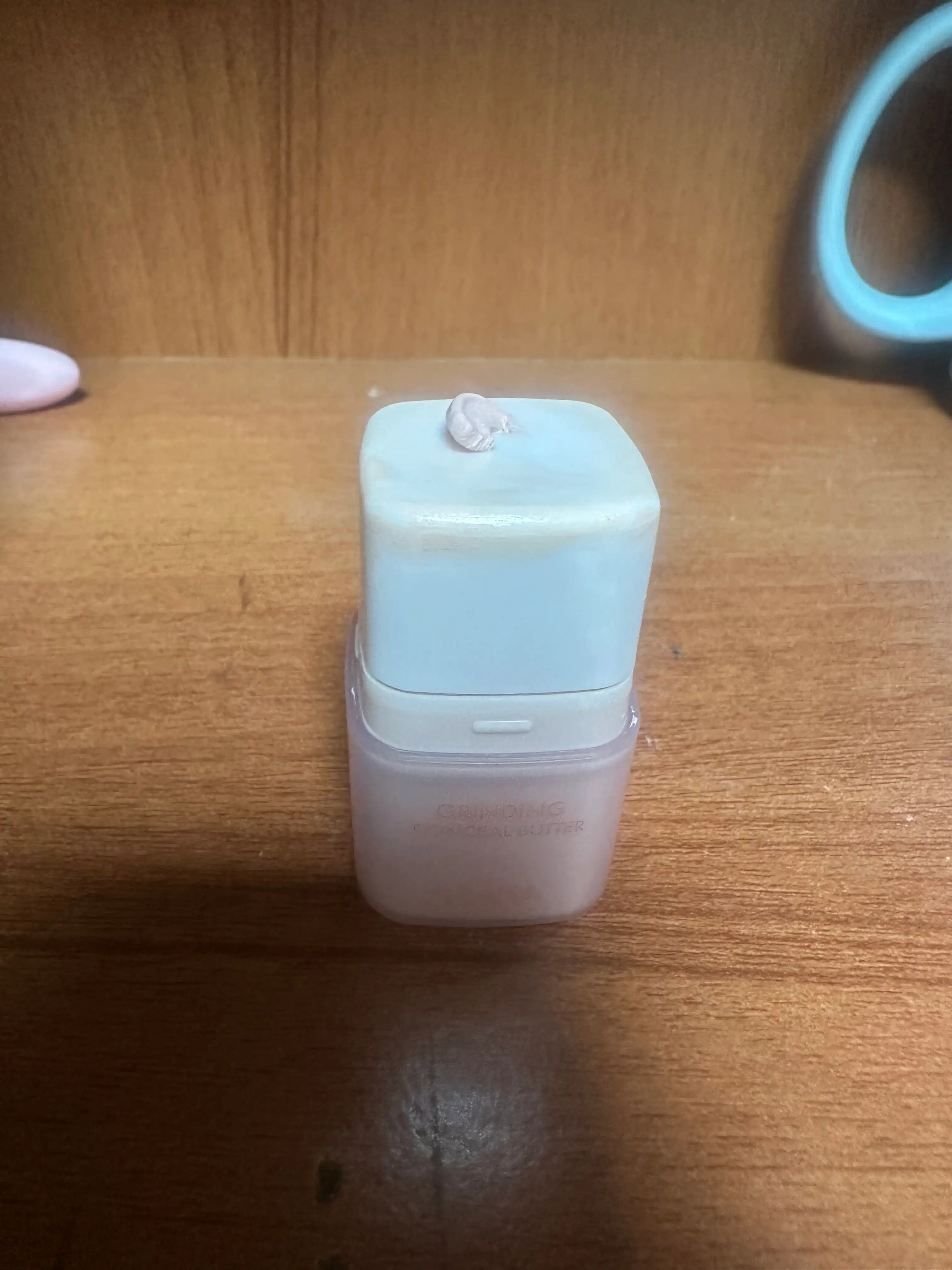 언니의파우치 리뷰 이미지 2 - [그라인딩 컨실 버터]