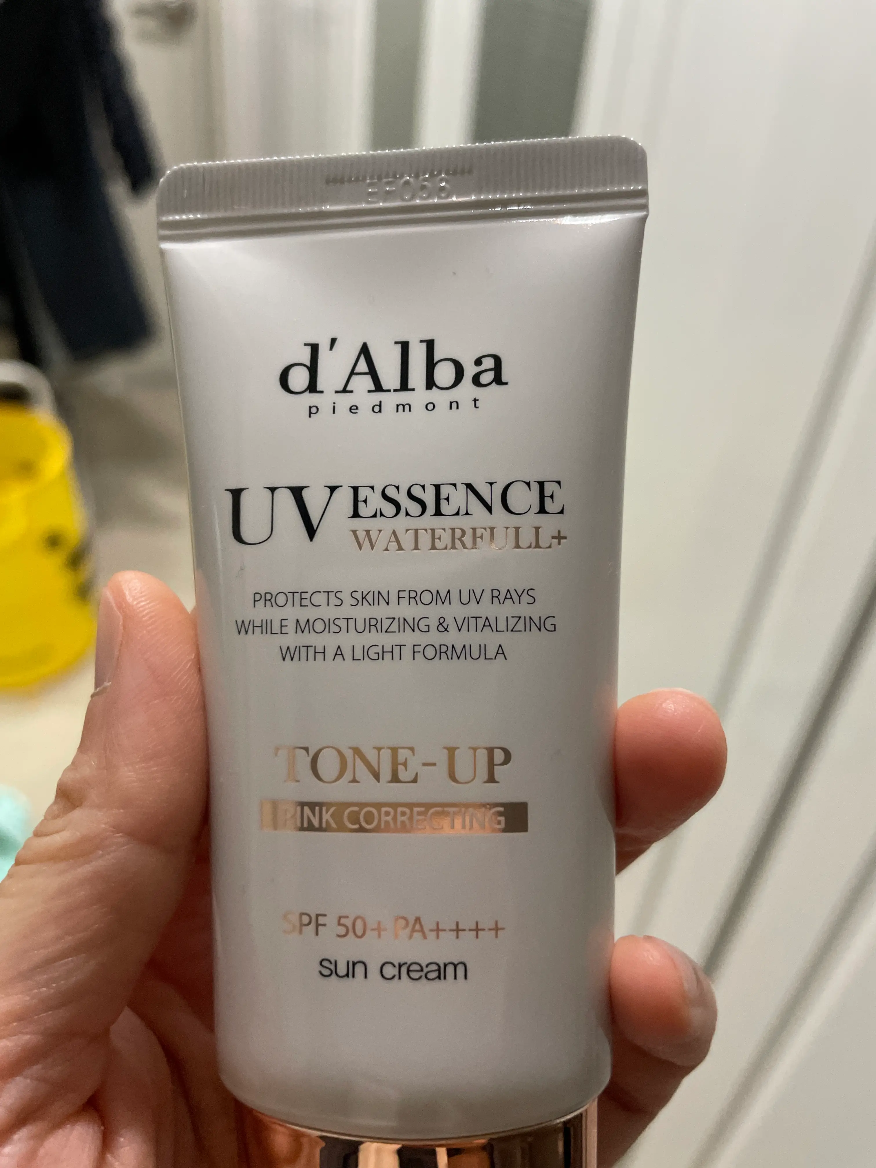 선택된 언니의파우치 리뷰 이미지 - [워터풀 톤업 선크림 커버 베이지]