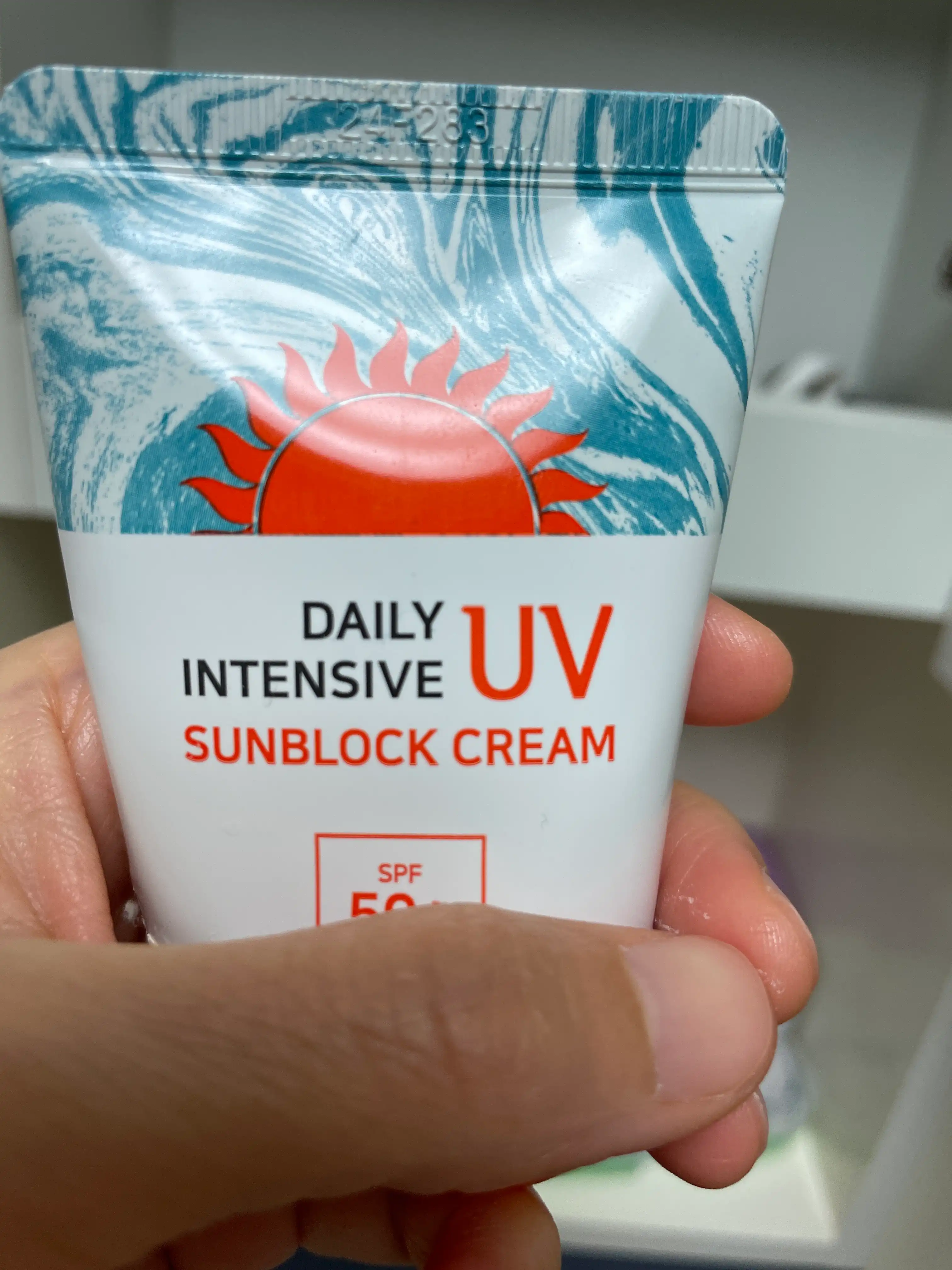 언니의파우치 리뷰 이미지 - [데일리 인텐시브 UV 선블럭 크림]