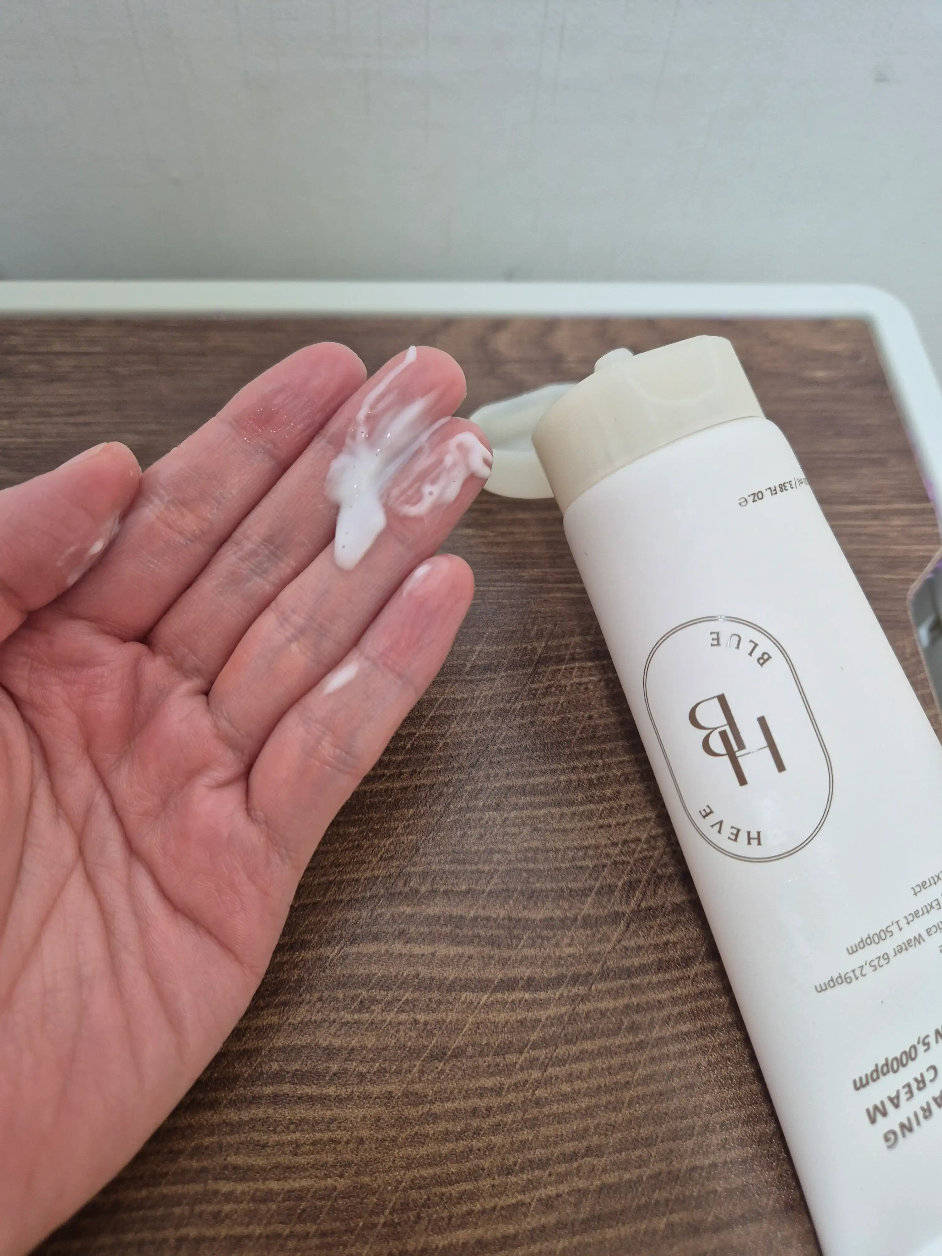 언니의파우치 리뷰 이미지 2 - [살몬 케어링 센텔라 크림]