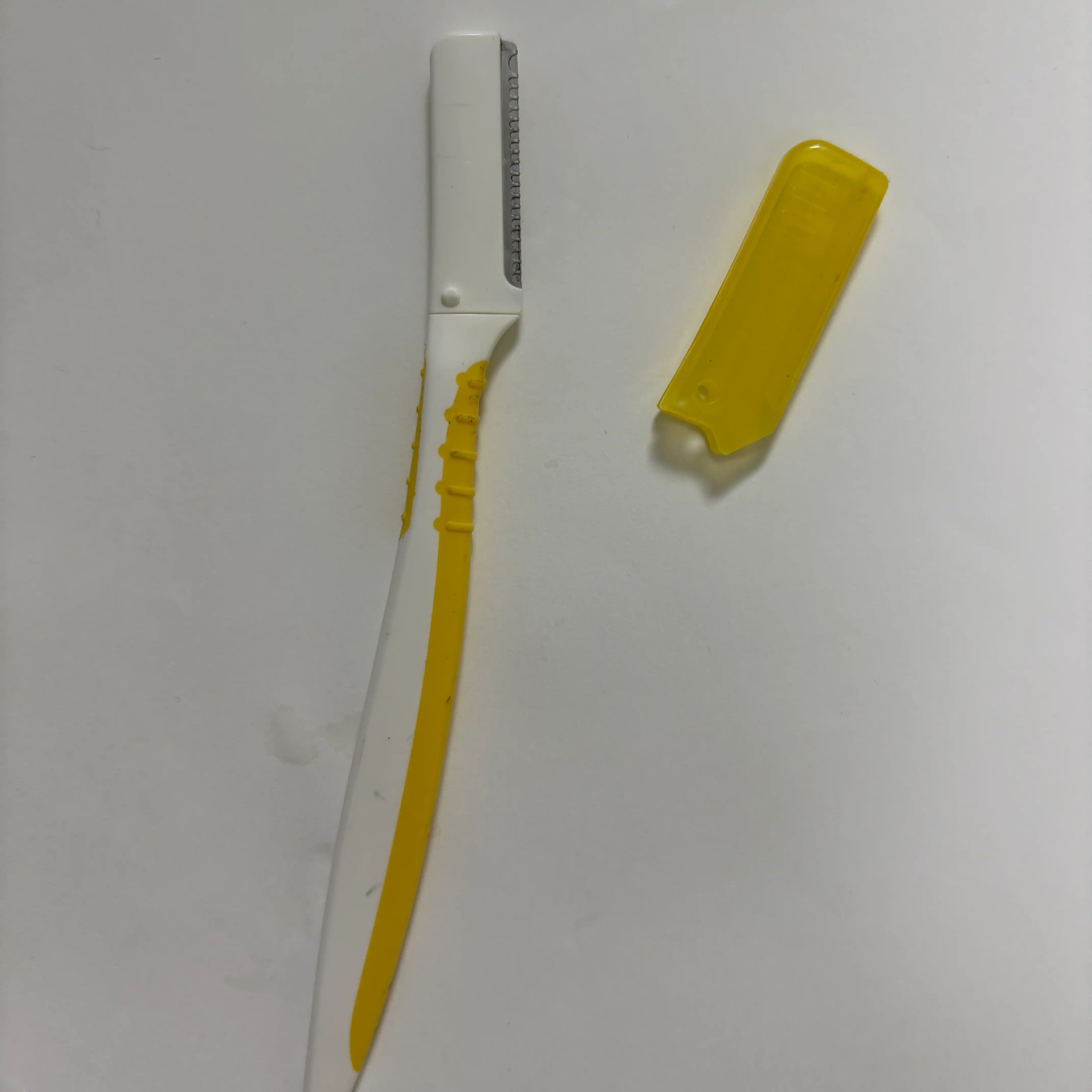 언니의파우치 리뷰 이미지 2 - [샤이 심플 눈썹 면도기]