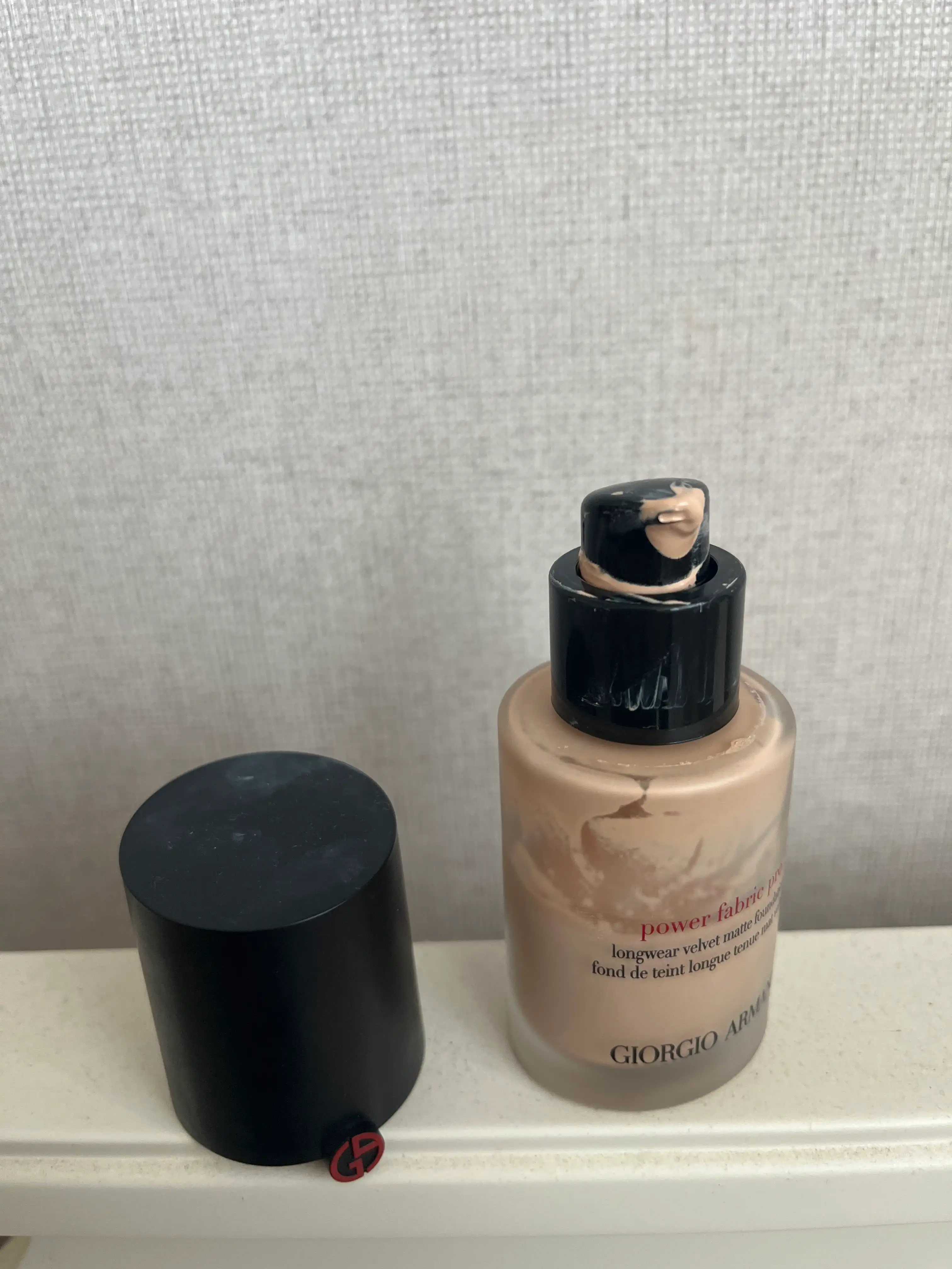 언니의파우치 리뷰 이미지 2 - [파워 패브릭 프로 롱웨어 벨벳 매트 파운데이션]