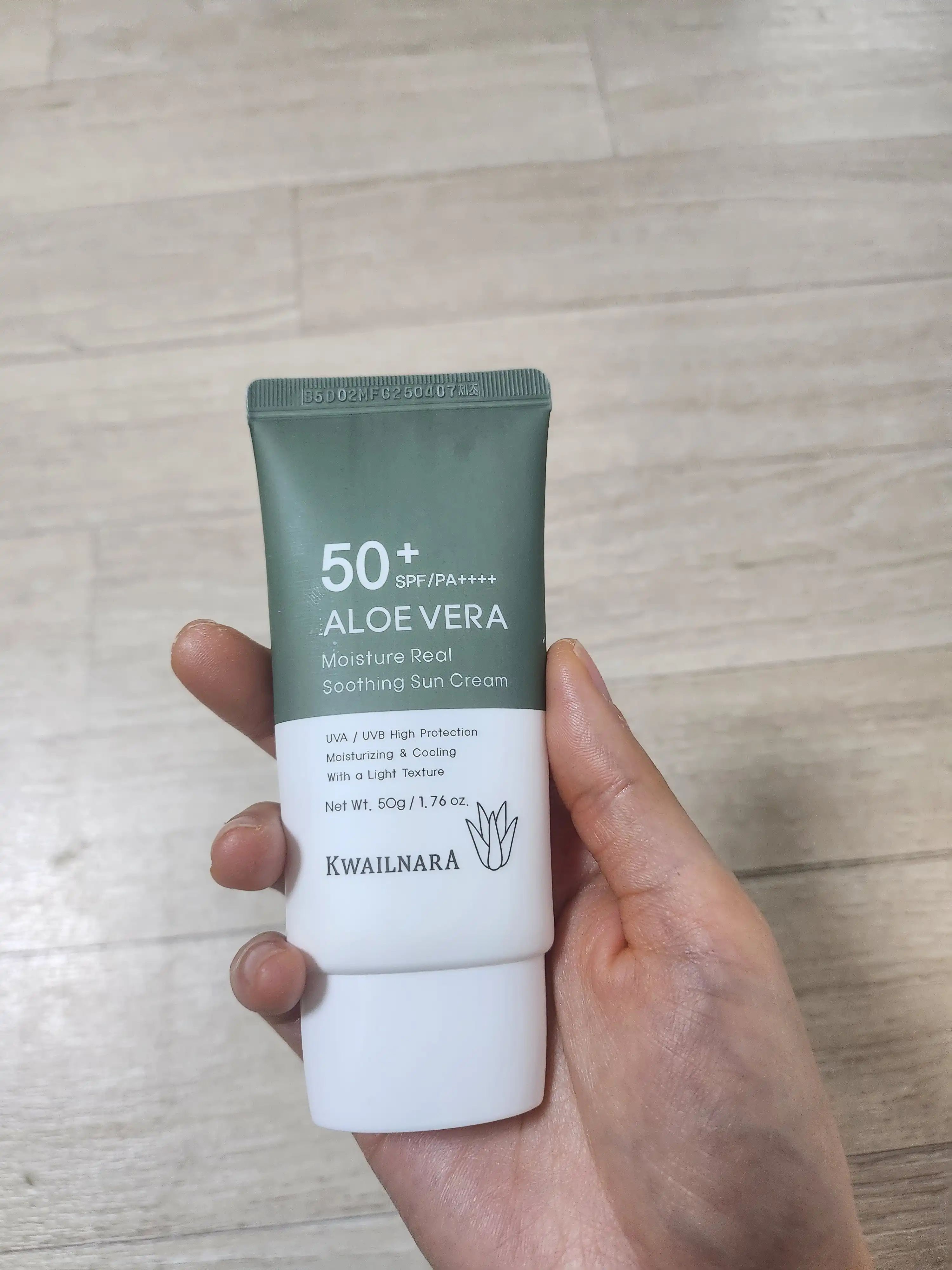 언니의파우치 리뷰 이미지 - [알로에베라 모이스처 리얼 수딩 선크림]