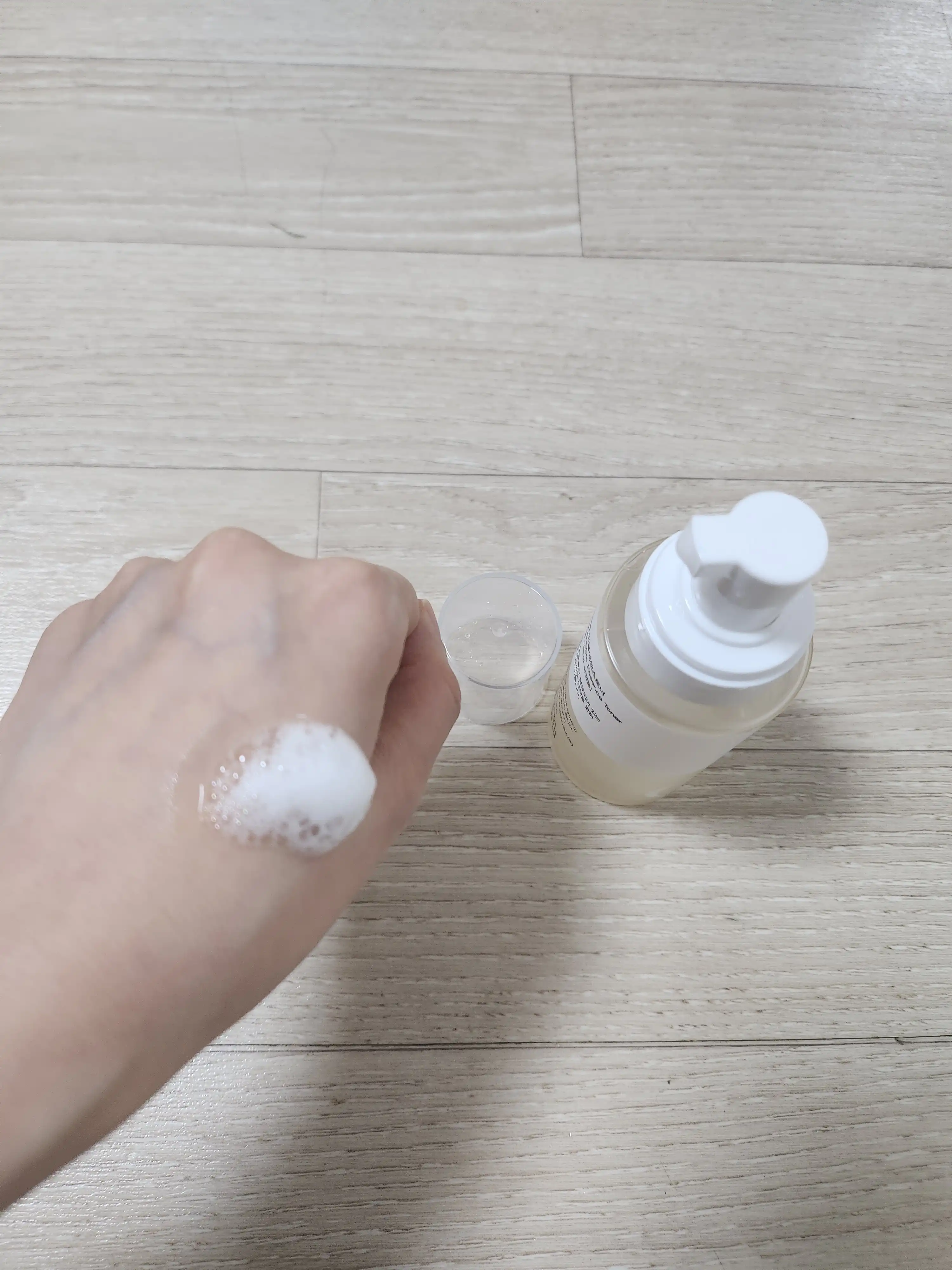 언니의파우치 리뷰 이미지 3 - [윤광미백 버블 에센스 토너]