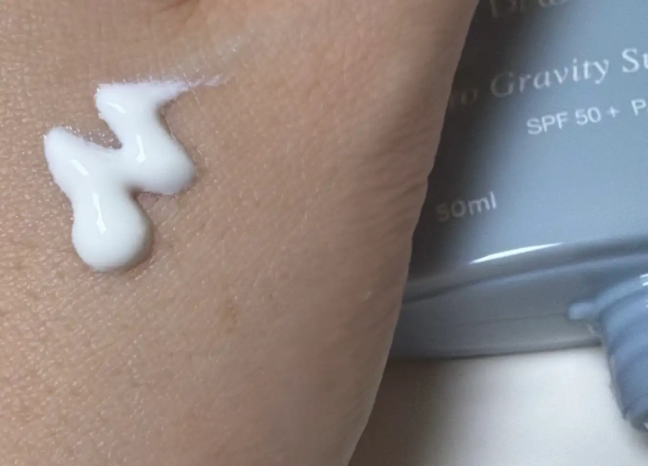 언니의파우치 리뷰 이미지 - [제로 그래비티 선 에센스]