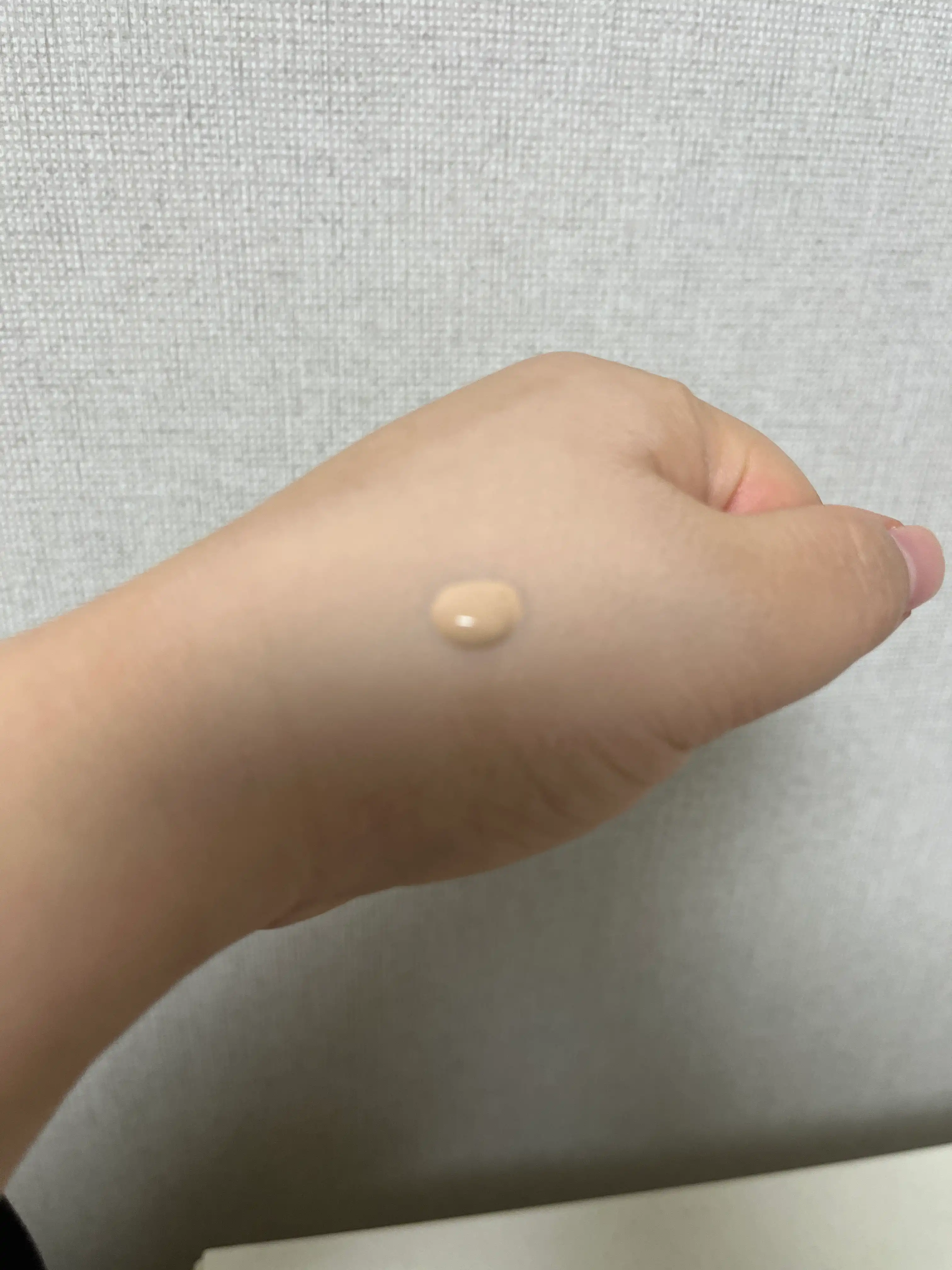 언니의파우치 리뷰 이미지 4 - [파워 패브릭 프로 롱웨어 벨벳 매트 파운데이션]