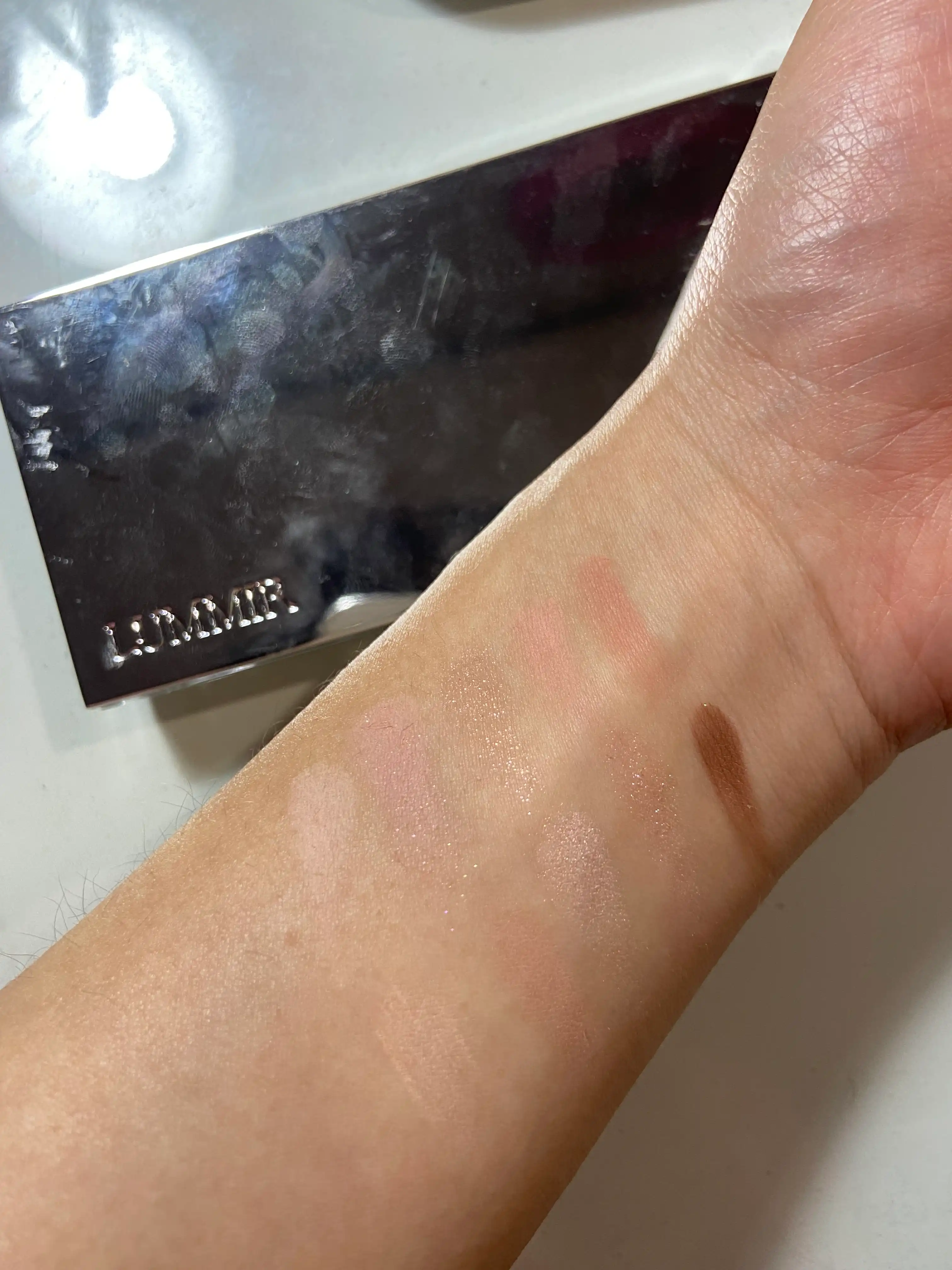 언니의파우치 리뷰 이미지 3 - [라이트 온 아이즈 섀도우 팔레트]
