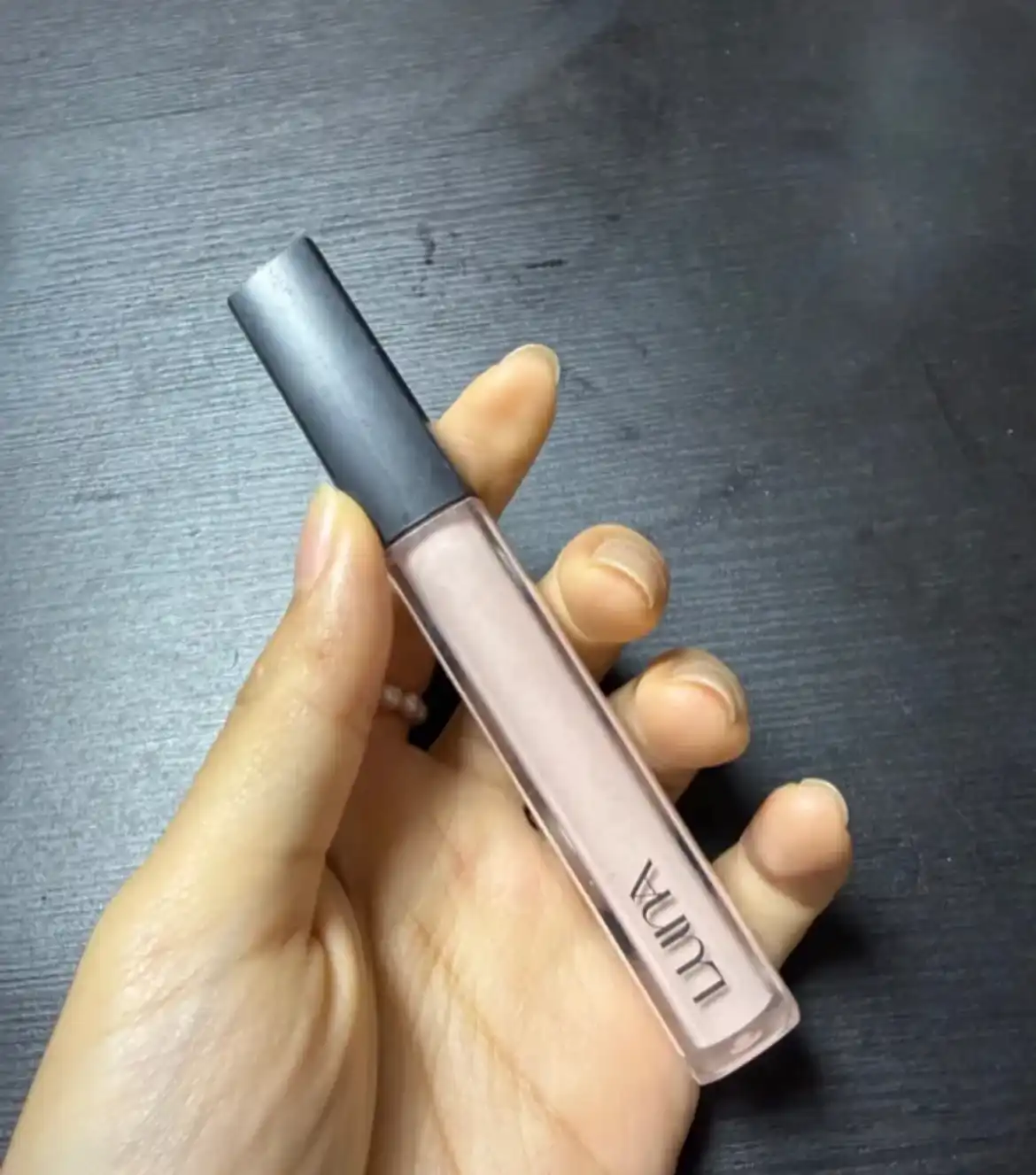 언니의파우치 리뷰 이미지 - [롱래스팅 팁 컨실러]