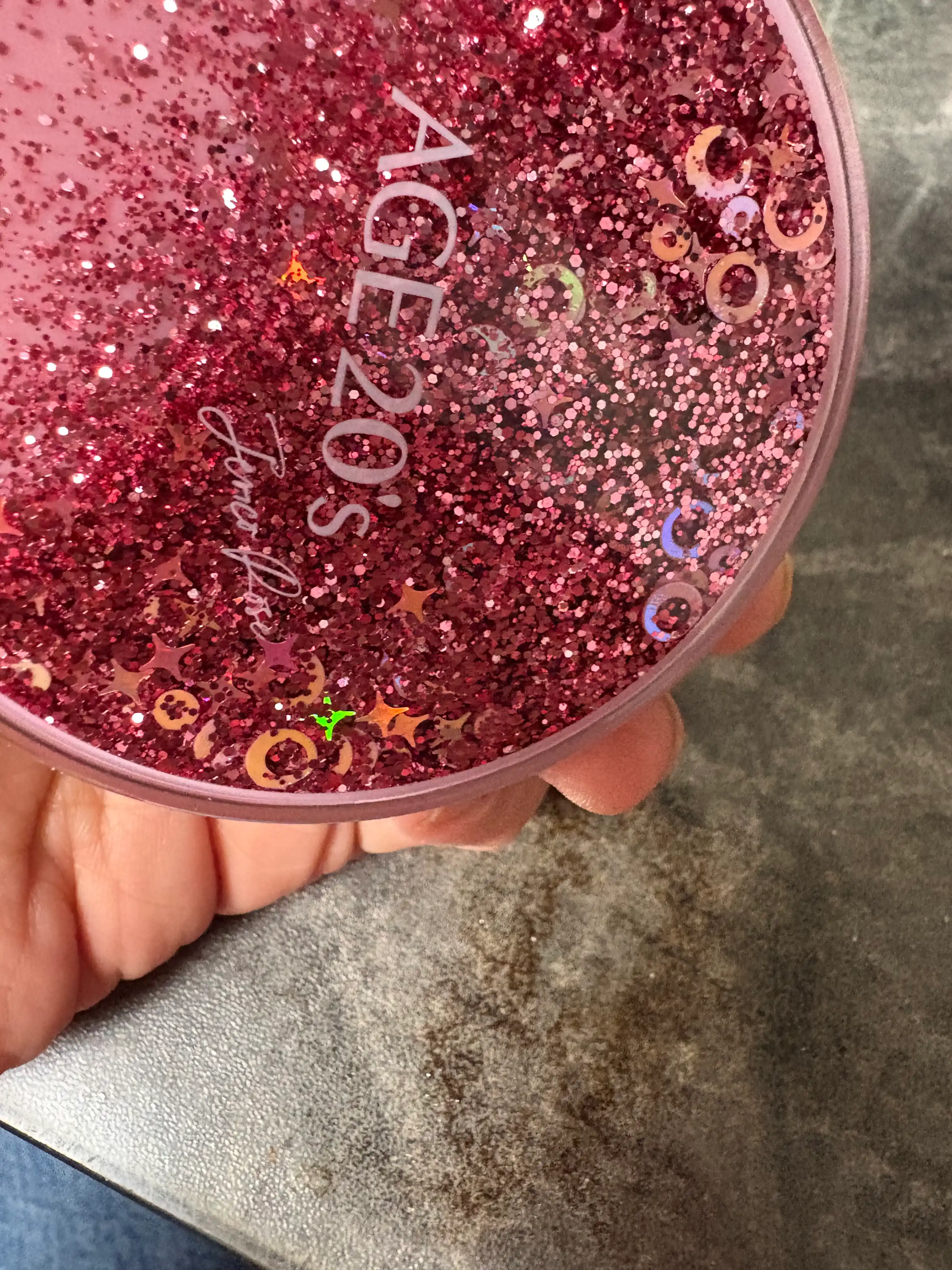 언니의파우치 리뷰 이미지 2 - [(샤이닝드롭스 레드 에디션) 예리코 로즈 에센스 커버 팩트]