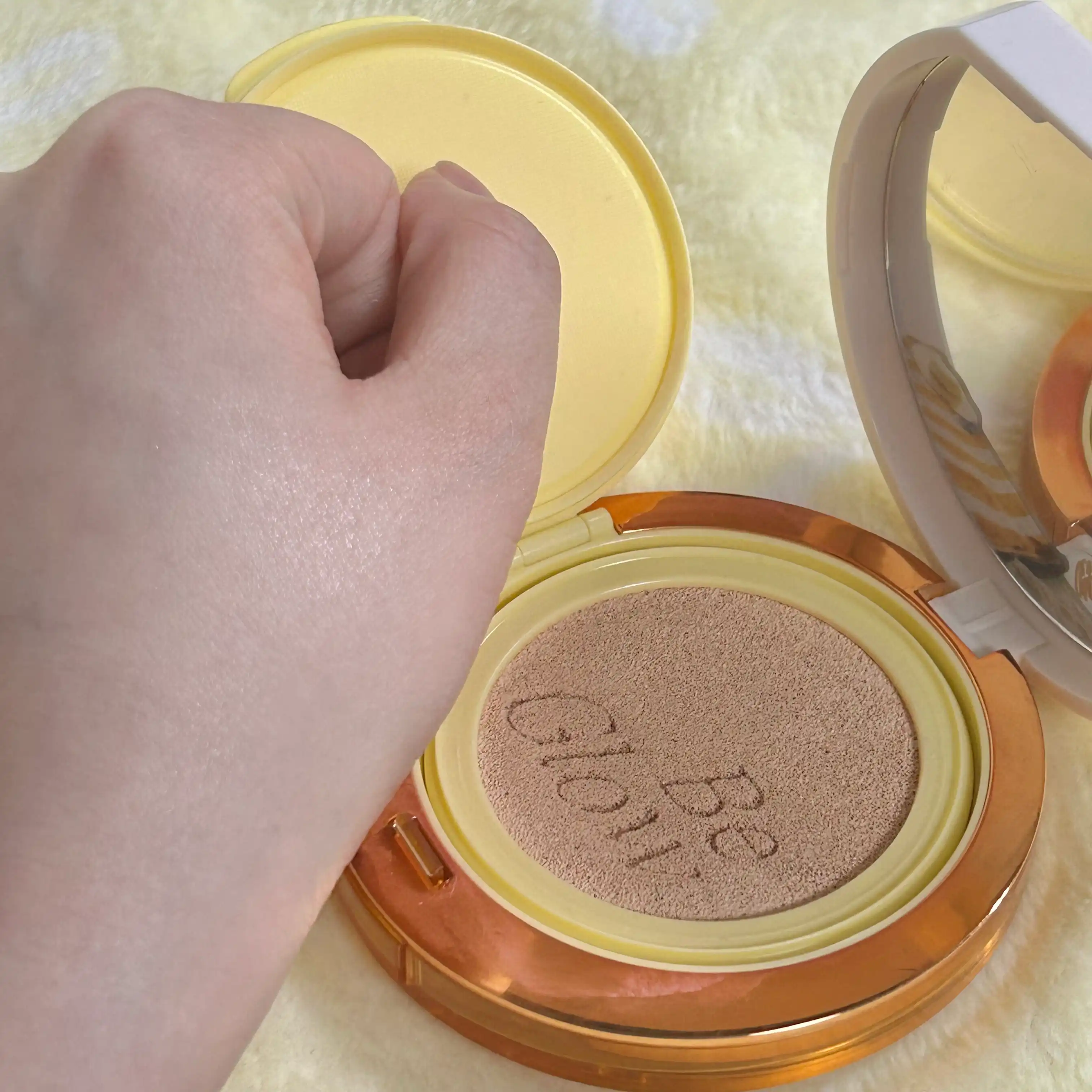 언니의파우치 리뷰 이미지 2 - [(글리밍 캘리 에디션) 비글로우 볼륨 쿠션]