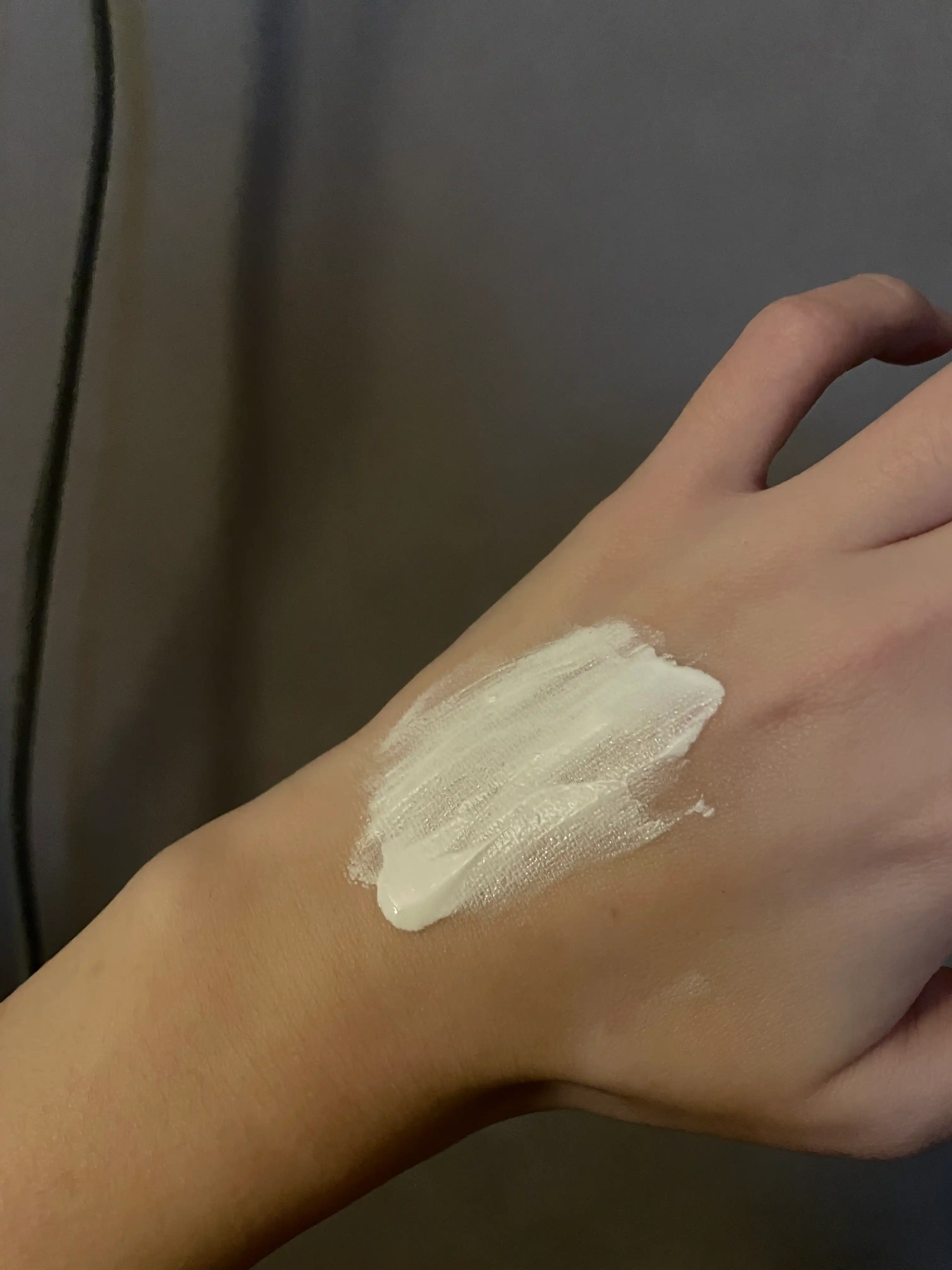 언니의파우치 리뷰 이미지 2 - [화이트닝 드레스 톤업크림]