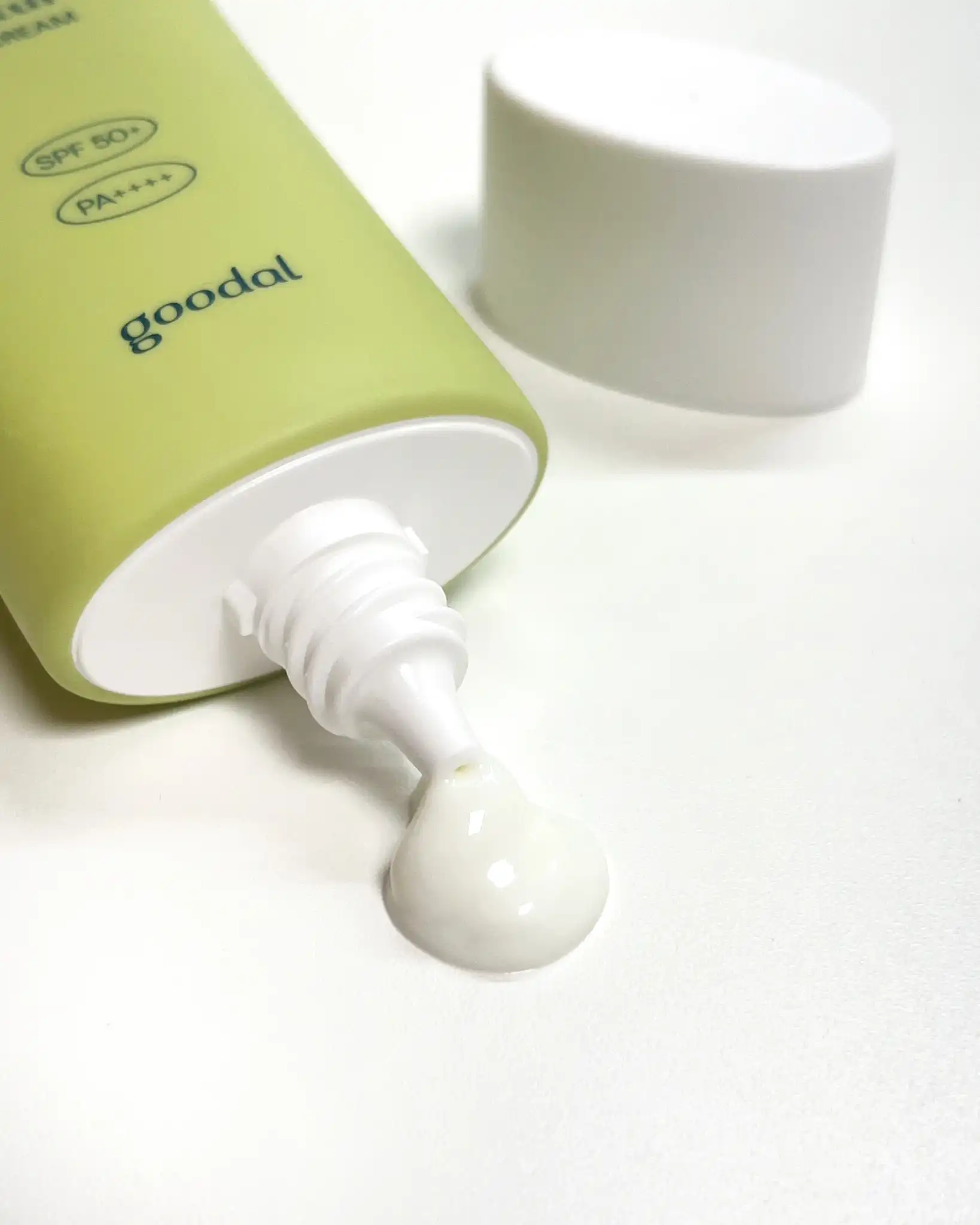 언니의파우치 리뷰 이미지 2 - [맑은 어성초 진정 수분 선크림]