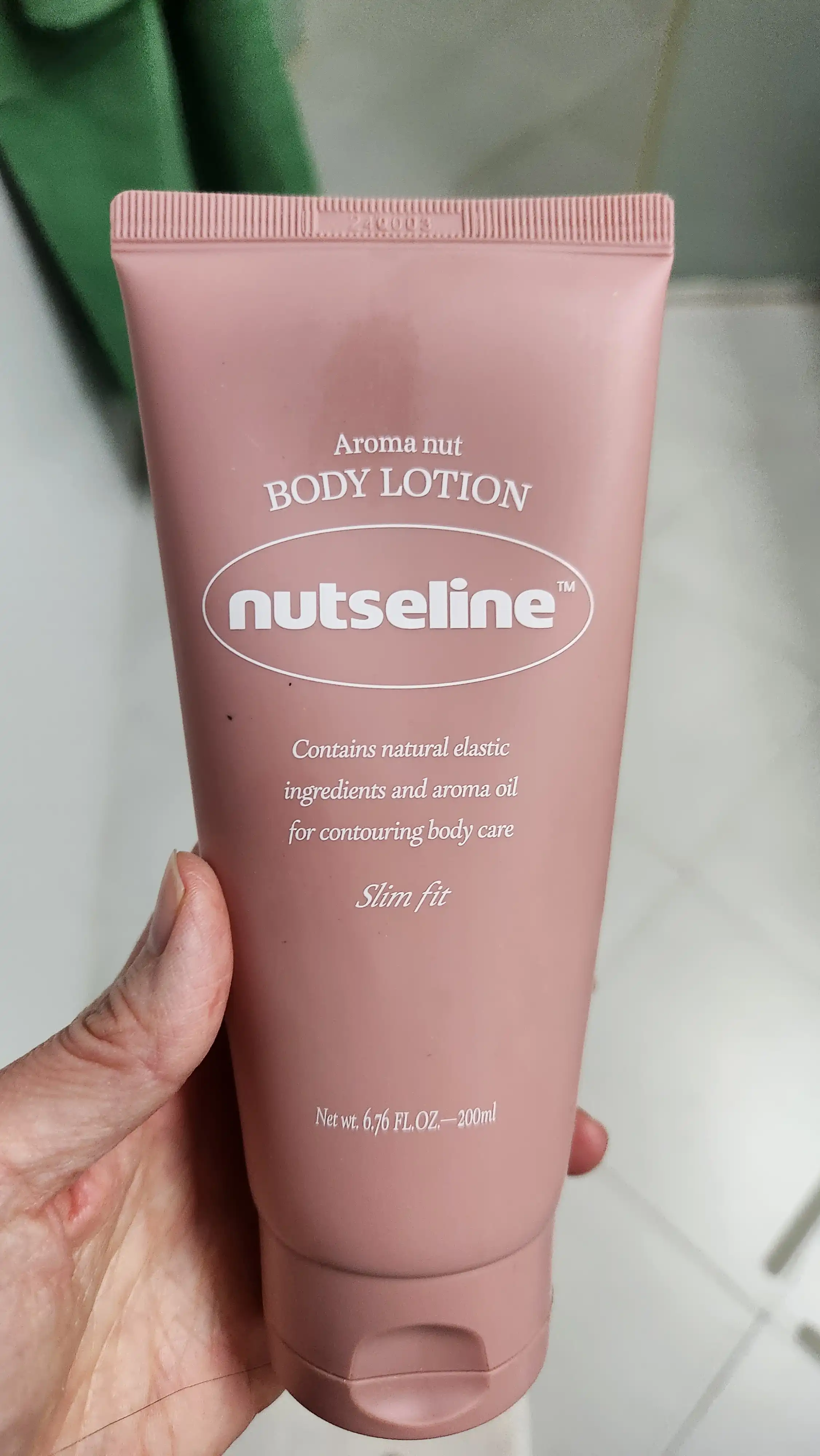 언니의파우치 리뷰 이미지 2 - [아로마 넛 슬림 핏 바디로션]