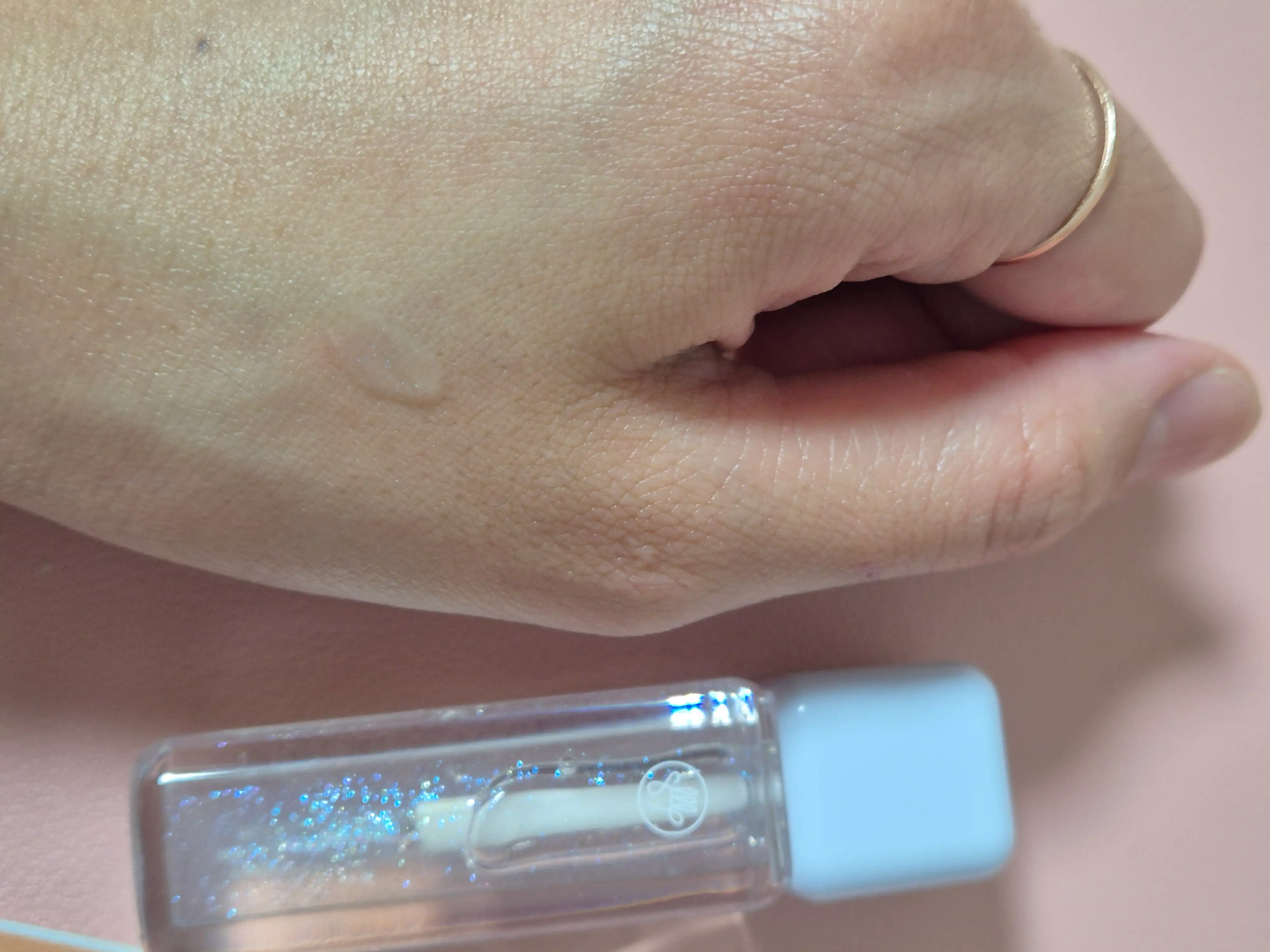 언니의파우치 리뷰 이미지 2 - [아티 샤인 립 플럼퍼]