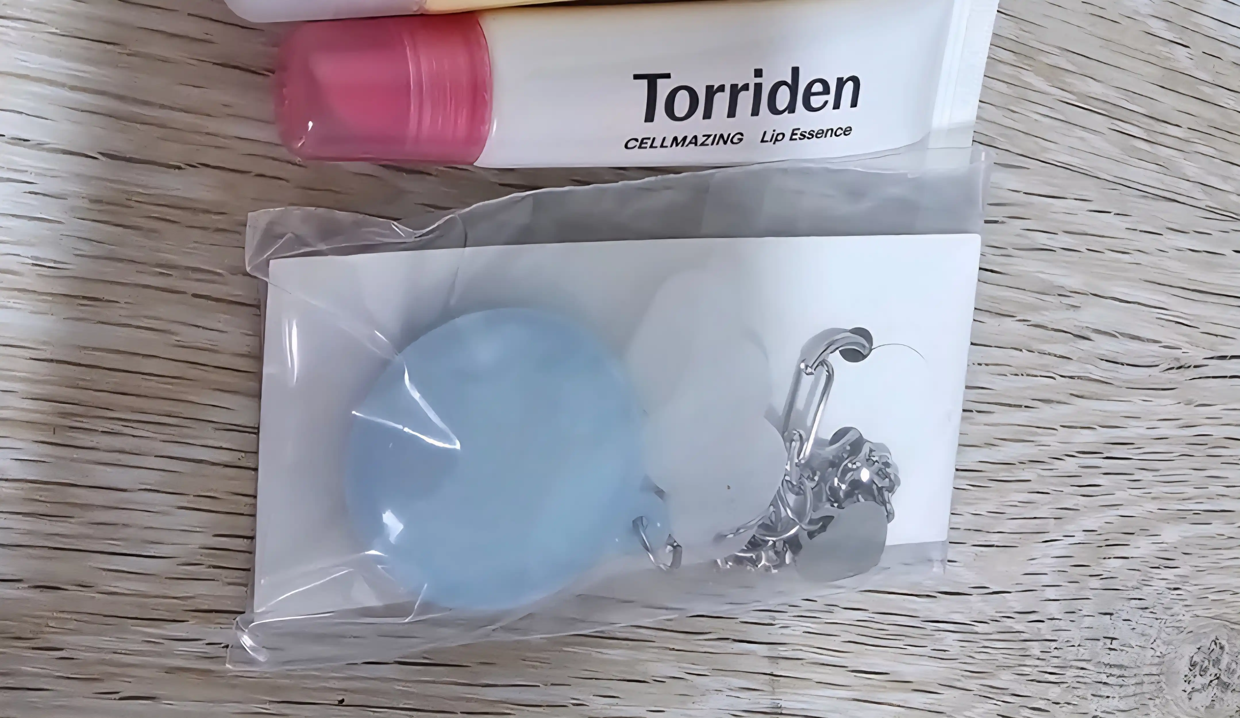 언니의파우치 리뷰 이미지 2 - [셀메이징 저분자 콜라겐 볼륨 립 에센스]