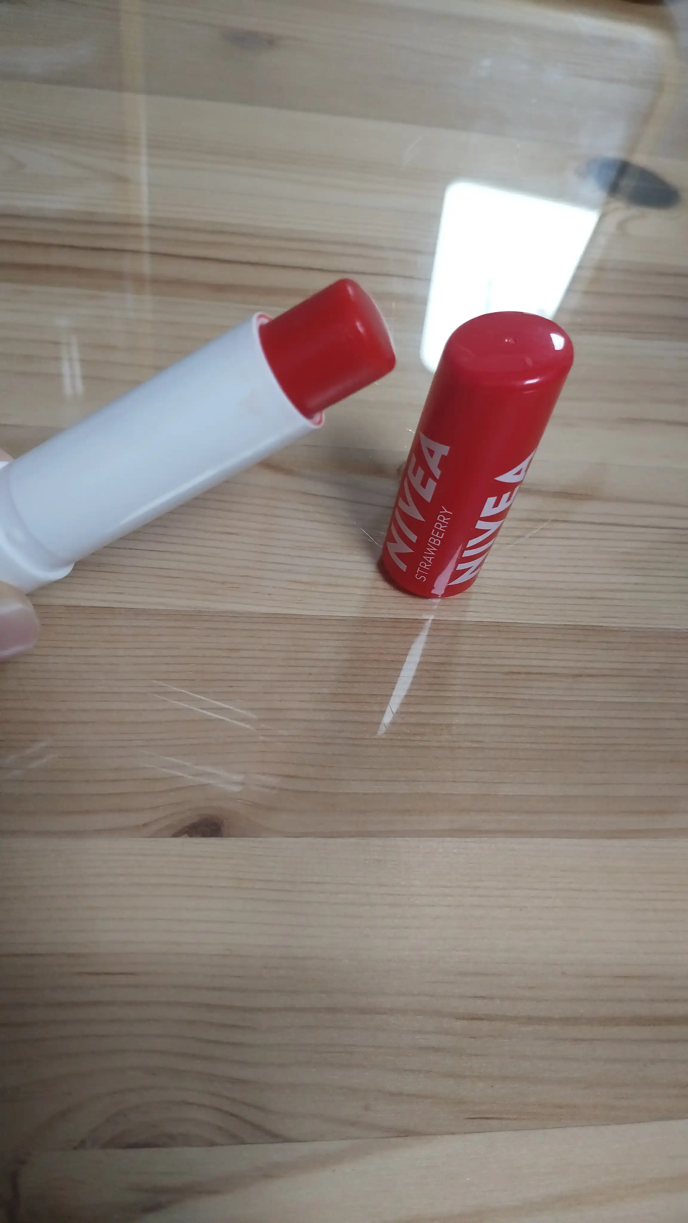 언니의파우치 리뷰 이미지 2 - [립케어 스트로베리 샤인]