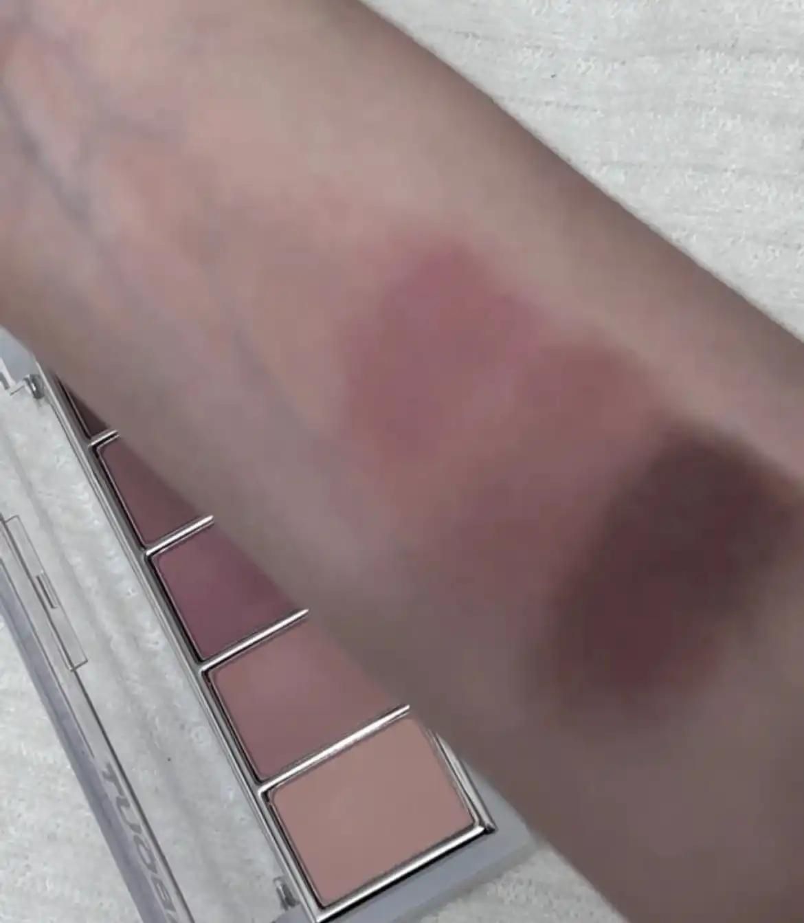 언니의파우치 리뷰 이미지 2 - [리턴 투 베이직 섀도우 팔레트]