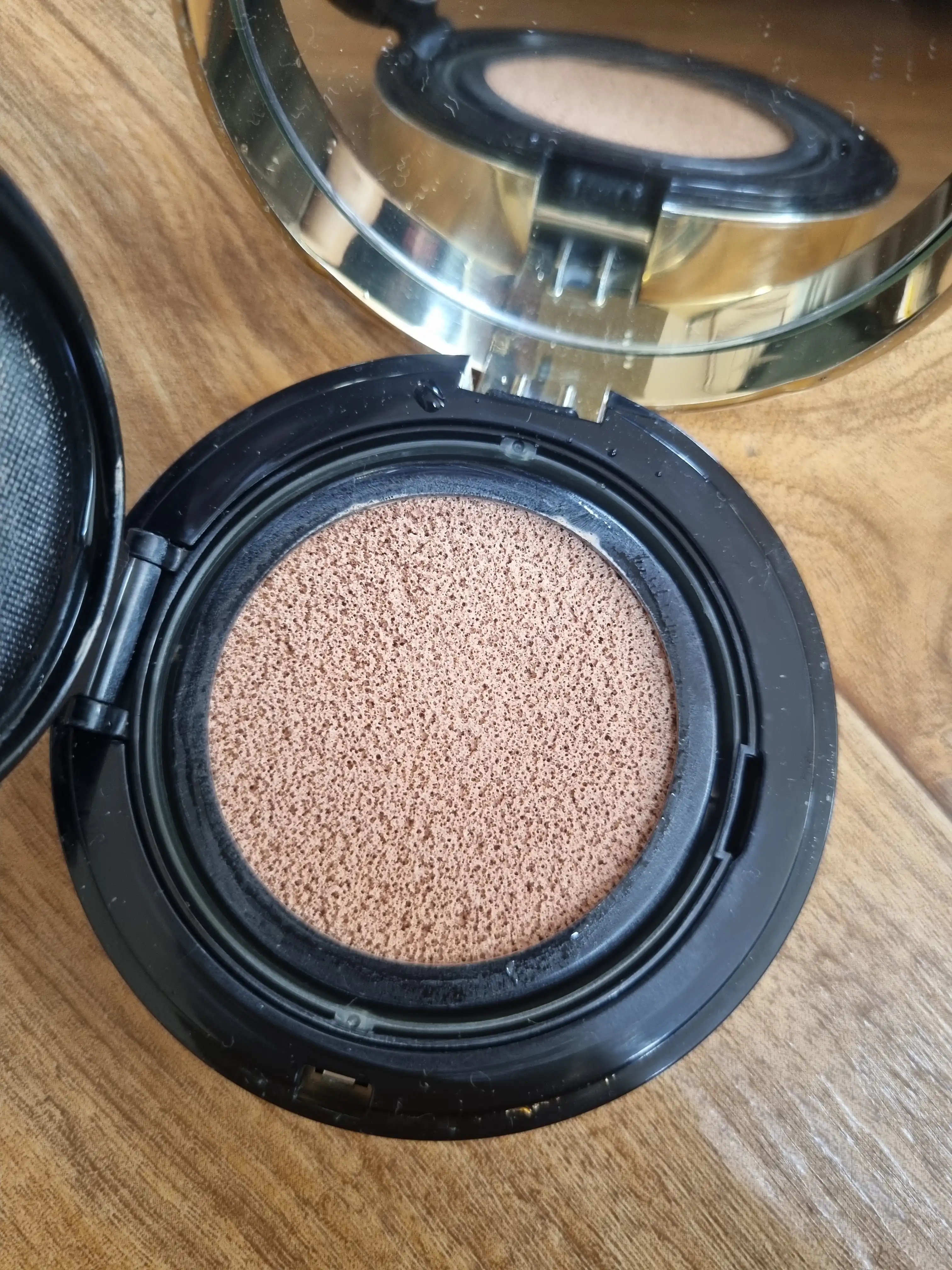 언니의파우치 리뷰 이미지 3 - [엉크르 드 뽀 꾸뛰르 쿠션 파운데이션]