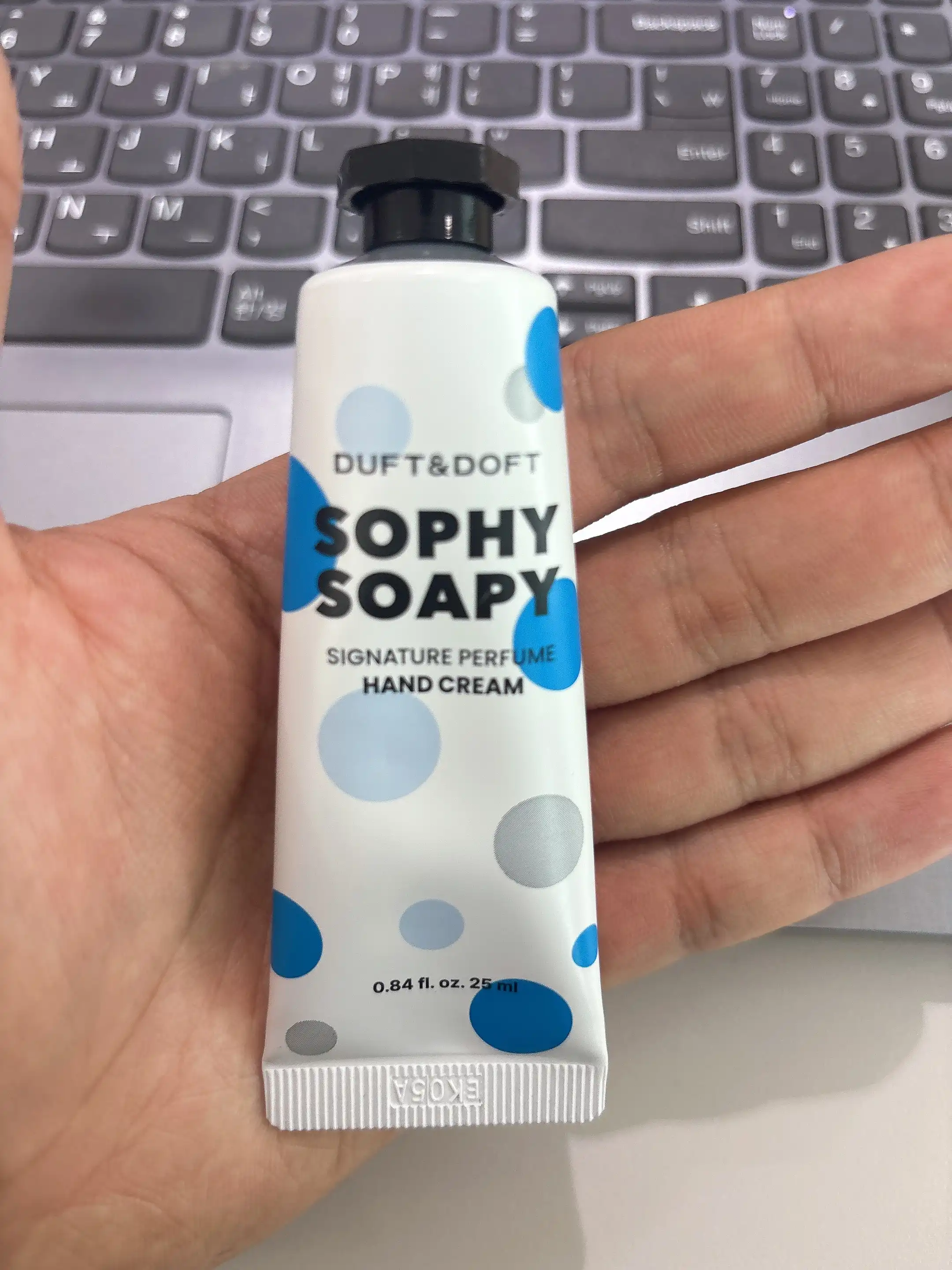 언니의파우치 리뷰 이미지 - [시그니처 퍼퓸 핸드크림 소피소피]