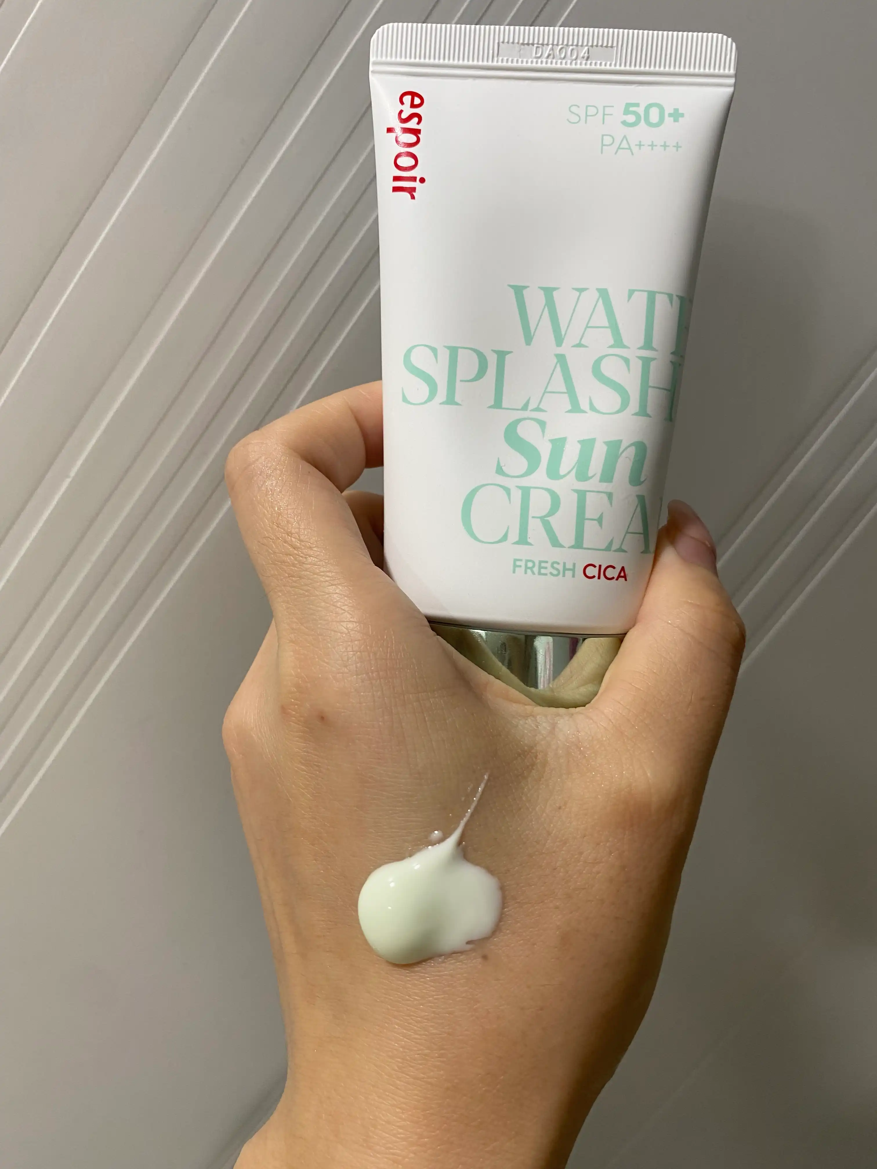 언니의파우치 리뷰 이미지 2 - [워터 스플래쉬 프레쉬 시카 선크림]