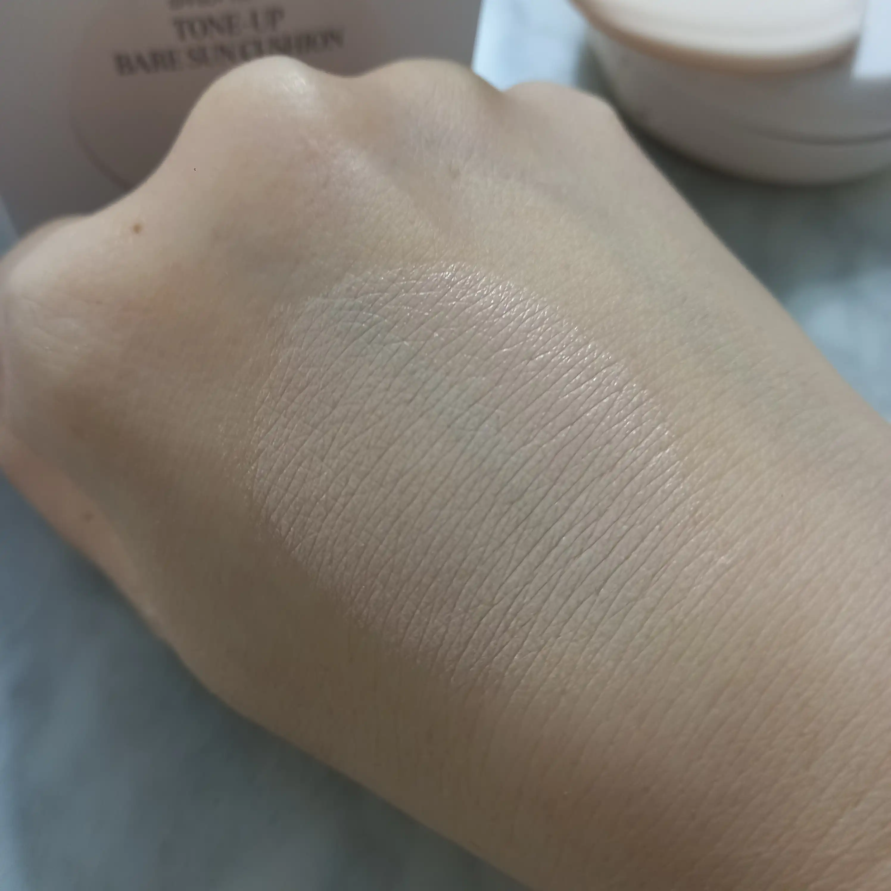 언니의파우치 리뷰 이미지 2 - [톤 업 베어 선 쿠션]