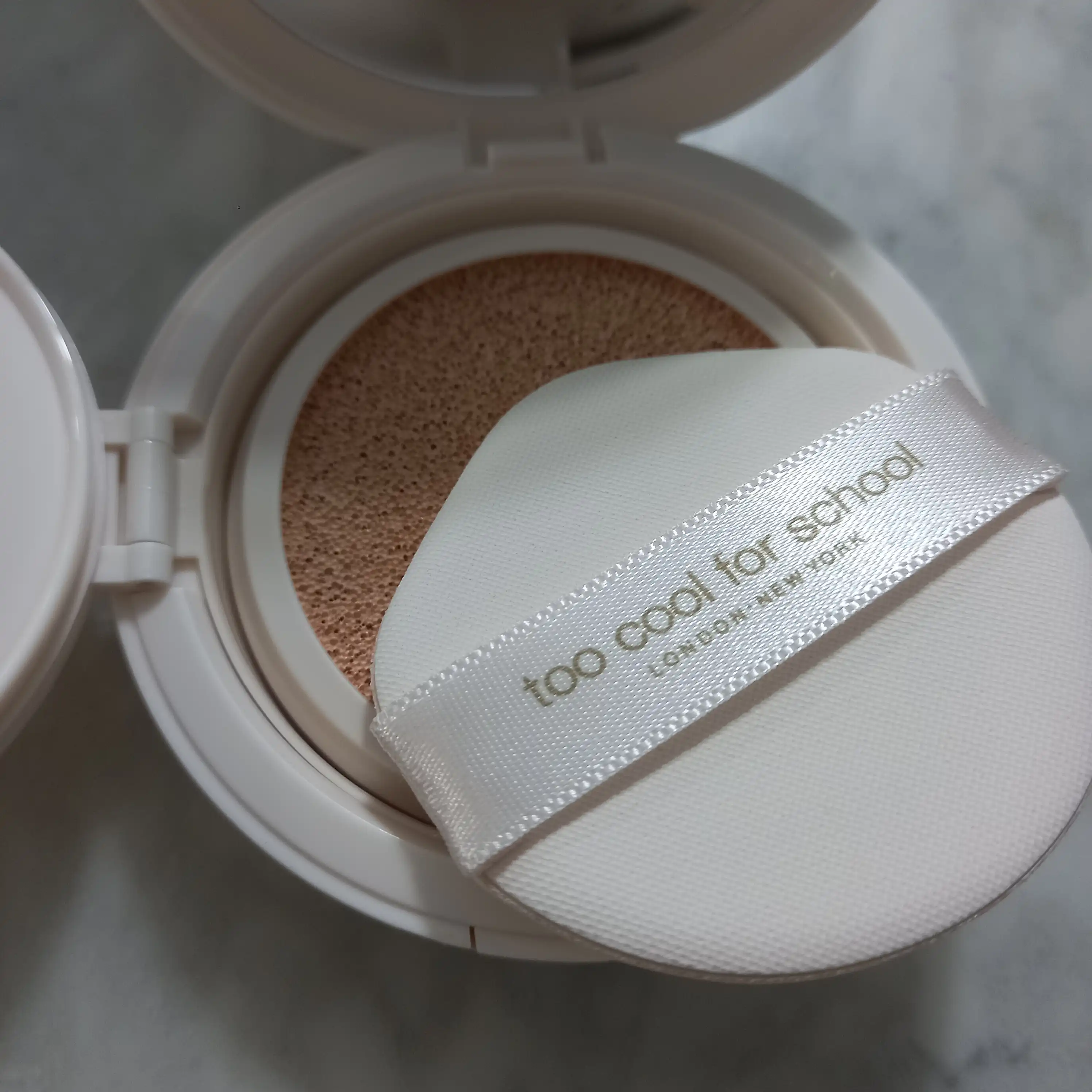 언니의파우치 리뷰 이미지 4 - [톤 업 베어 선 쿠션]