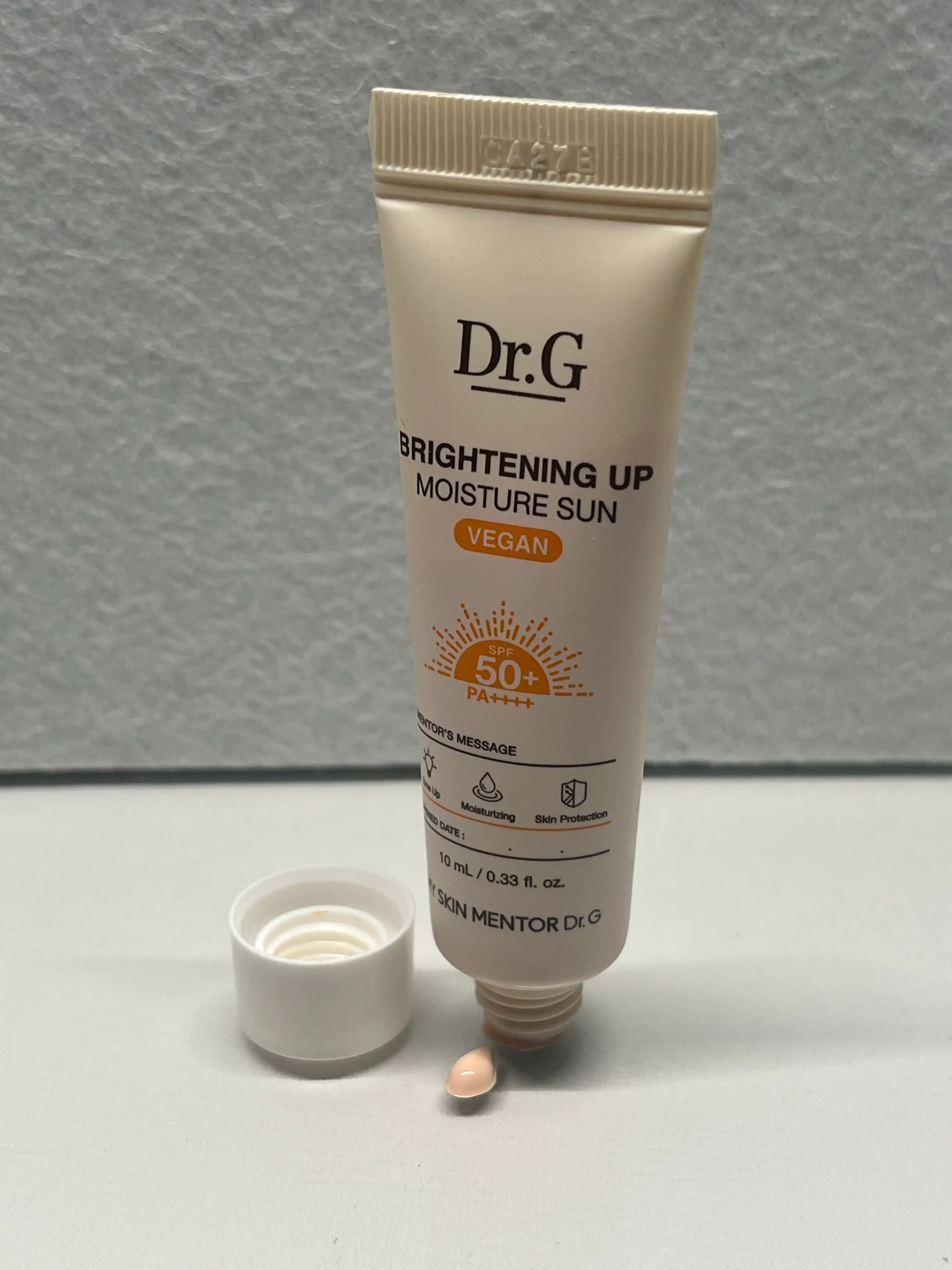 언니의파우치 리뷰 이미지 3 - [브라이트닝 업 모이스처 선]