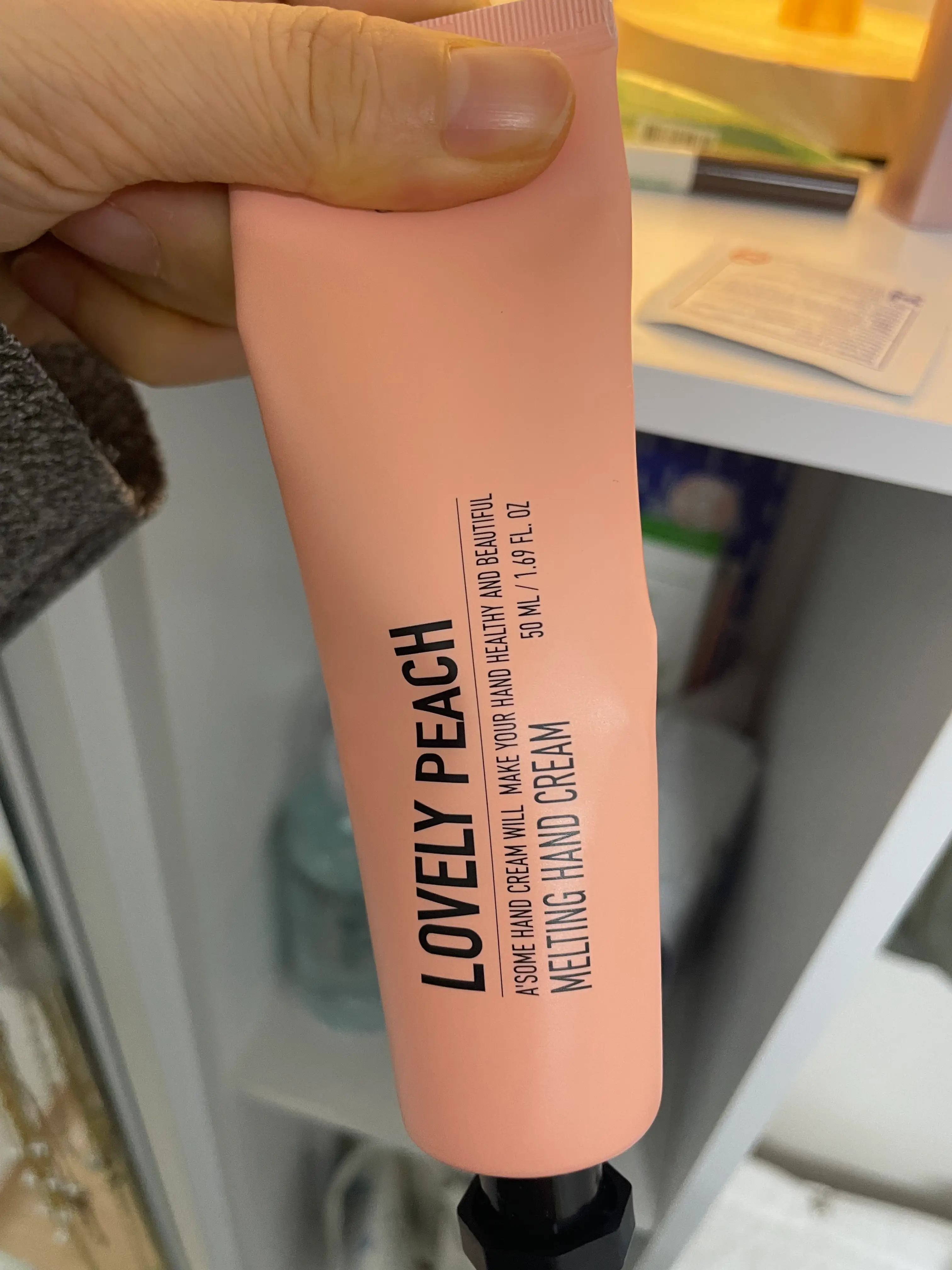 선택된 언니의파우치 리뷰 이미지 - [러블리 피치 멜팅 핸드크림]