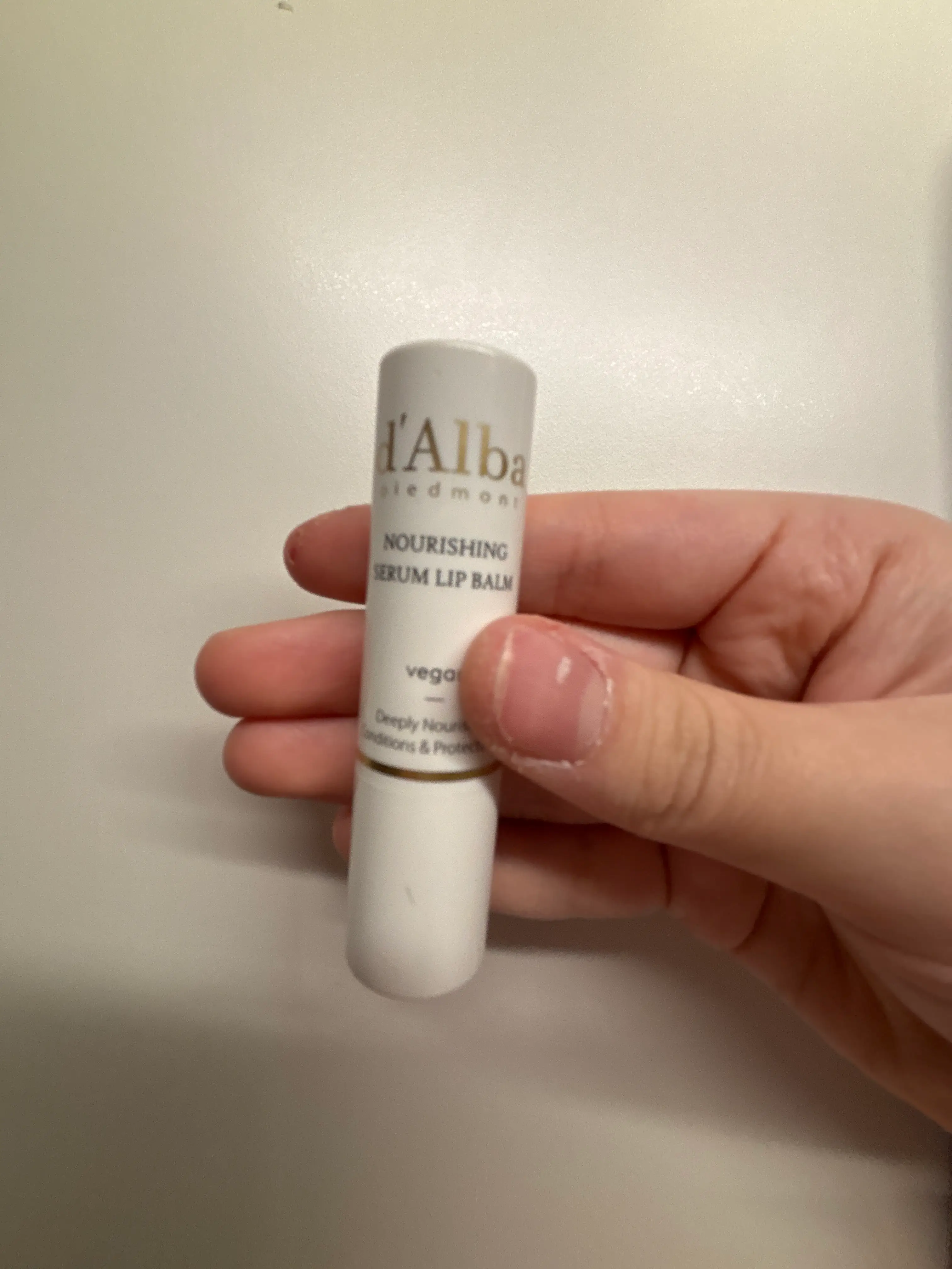 선택된 언니의파우치 리뷰 이미지 - [화이트 트러플 너리싱 세럼 립 밤]