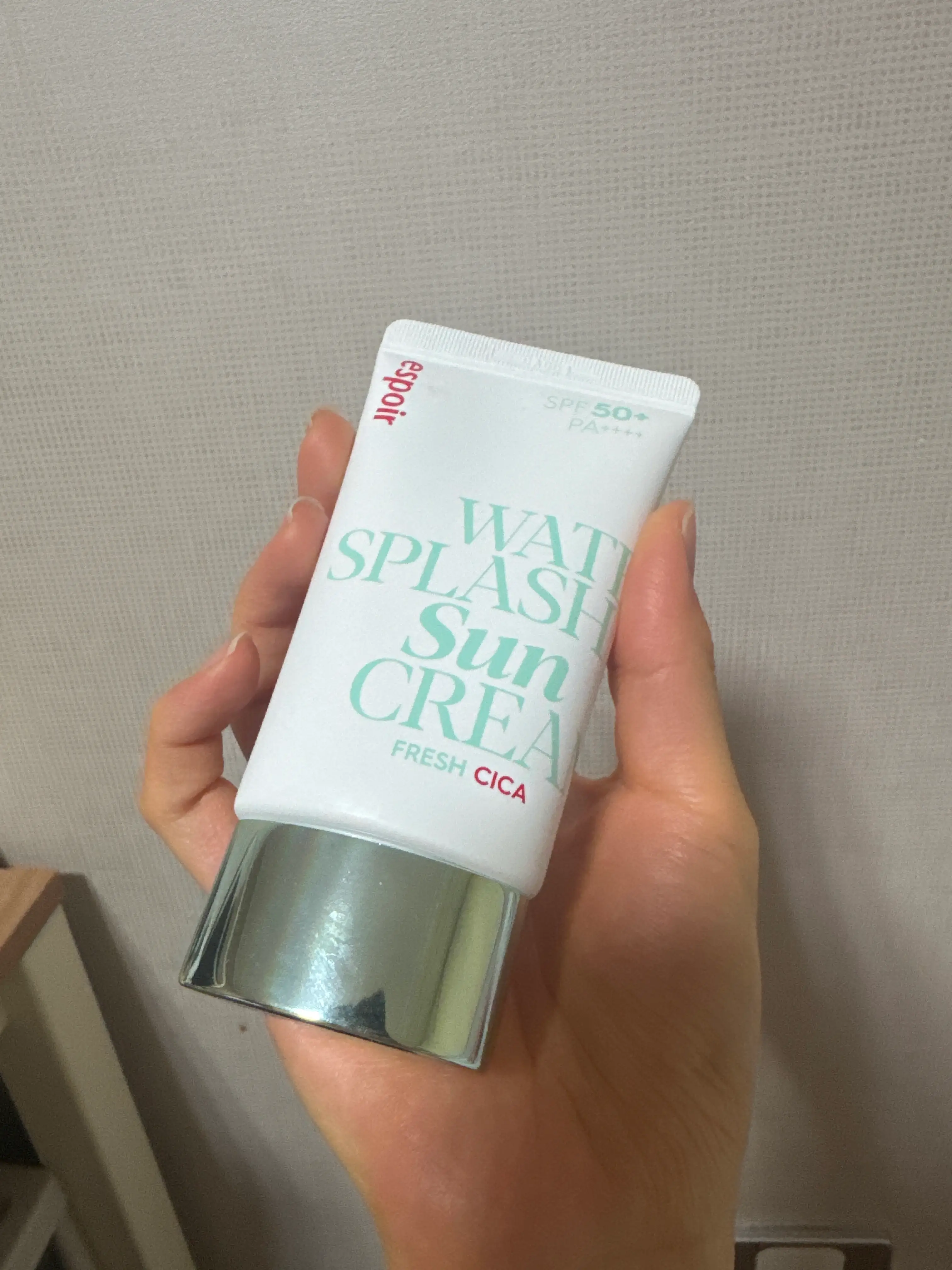 선택된 언니의파우치 리뷰 이미지 - [워터 스플래쉬 프레쉬 시카 선크림]