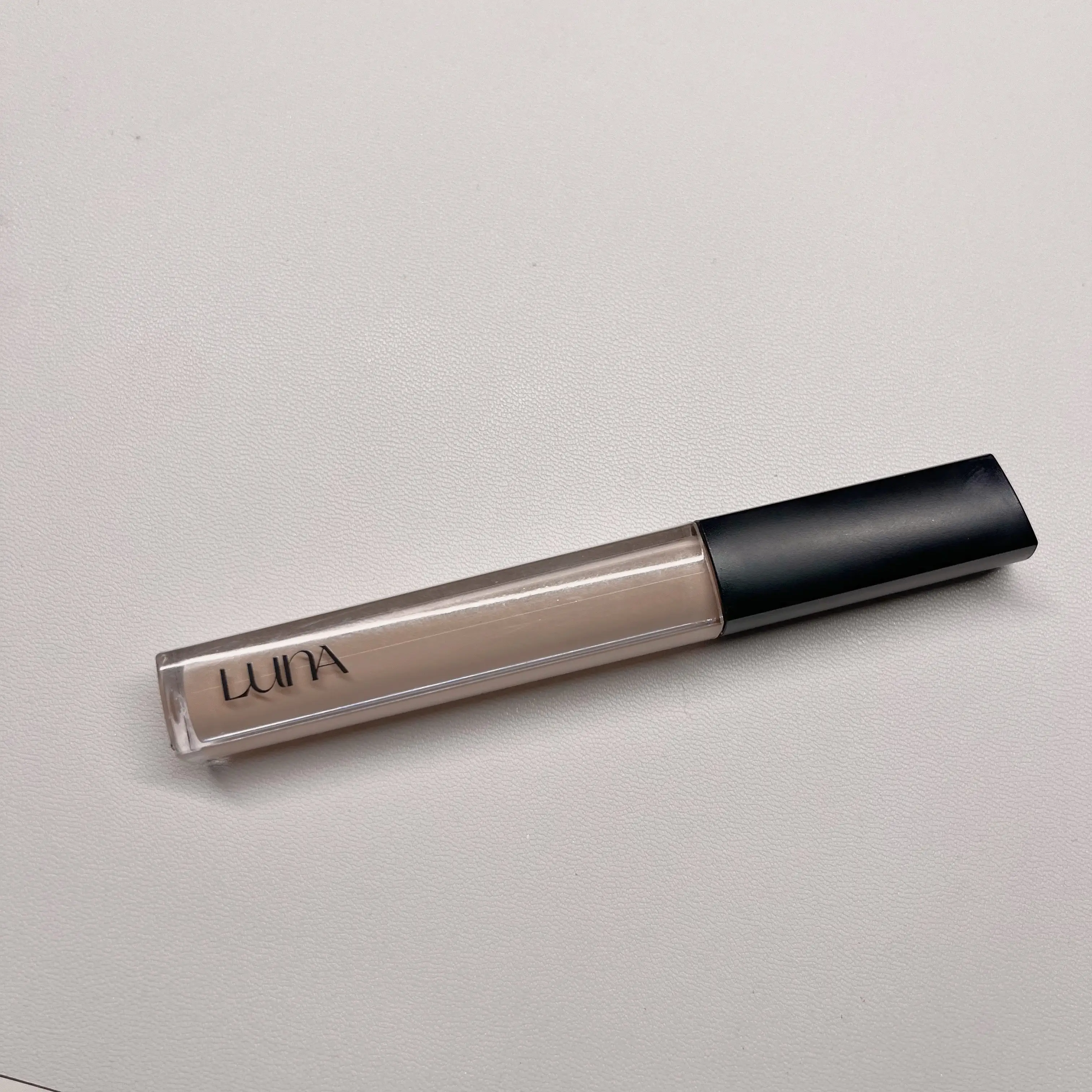 선택된 언니의파우치 리뷰 이미지 - [롱래스팅 팁 컨실러]