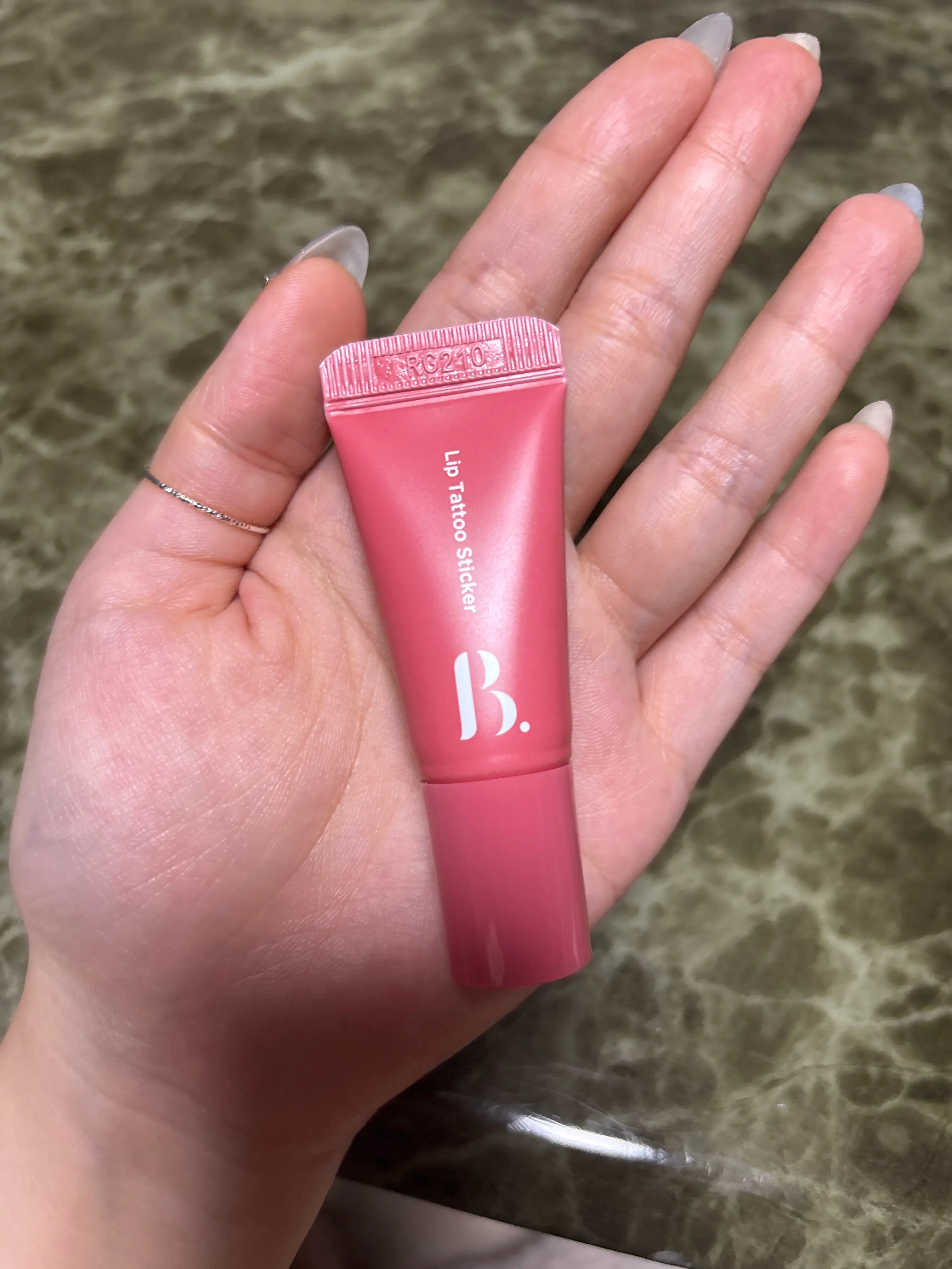 선택된 언니의파우치 리뷰 이미지 - [립 타투 스티커]