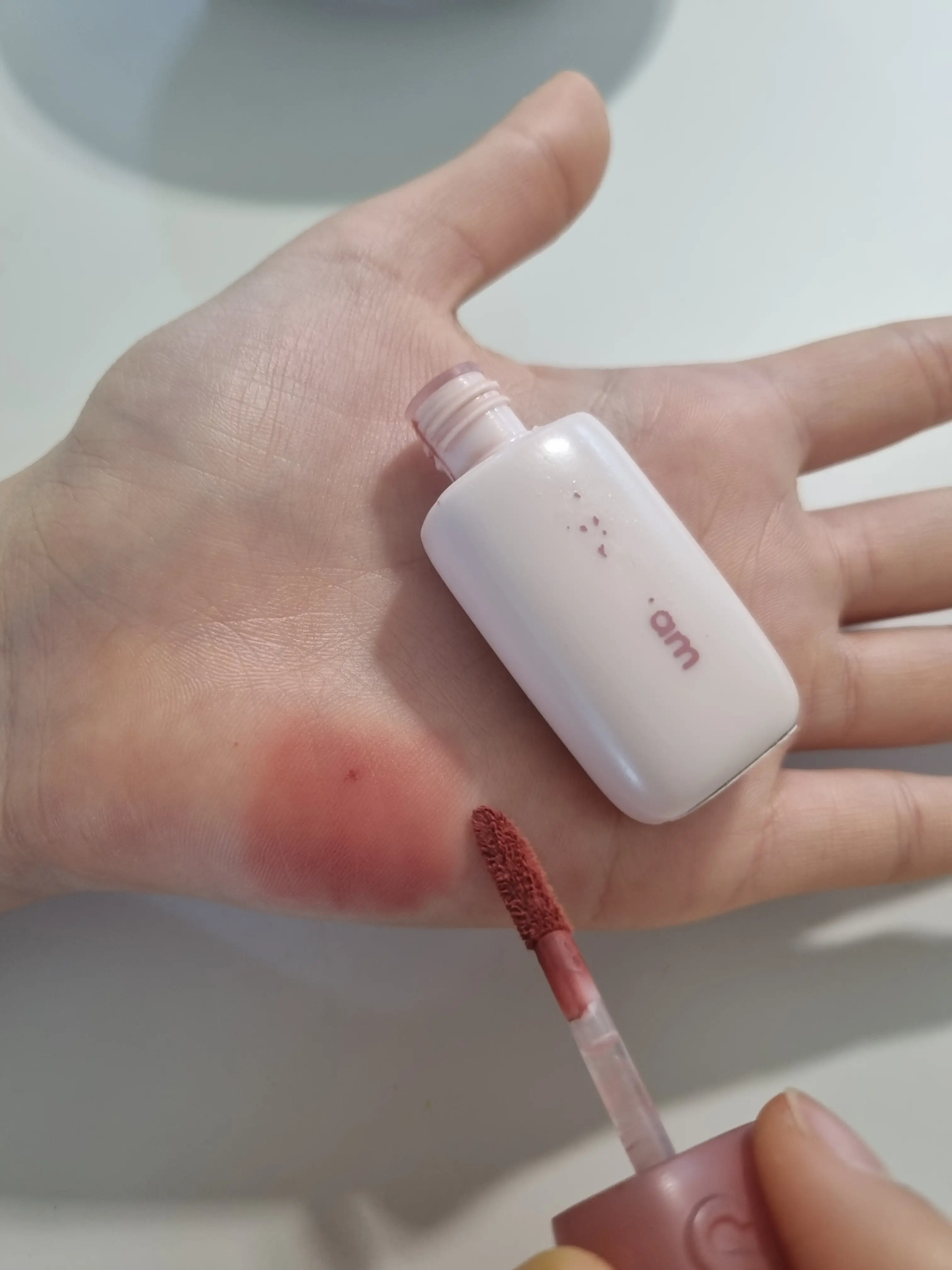 선택된 언니의파우치 리뷰 이미지 - [누디 블러 틴트]