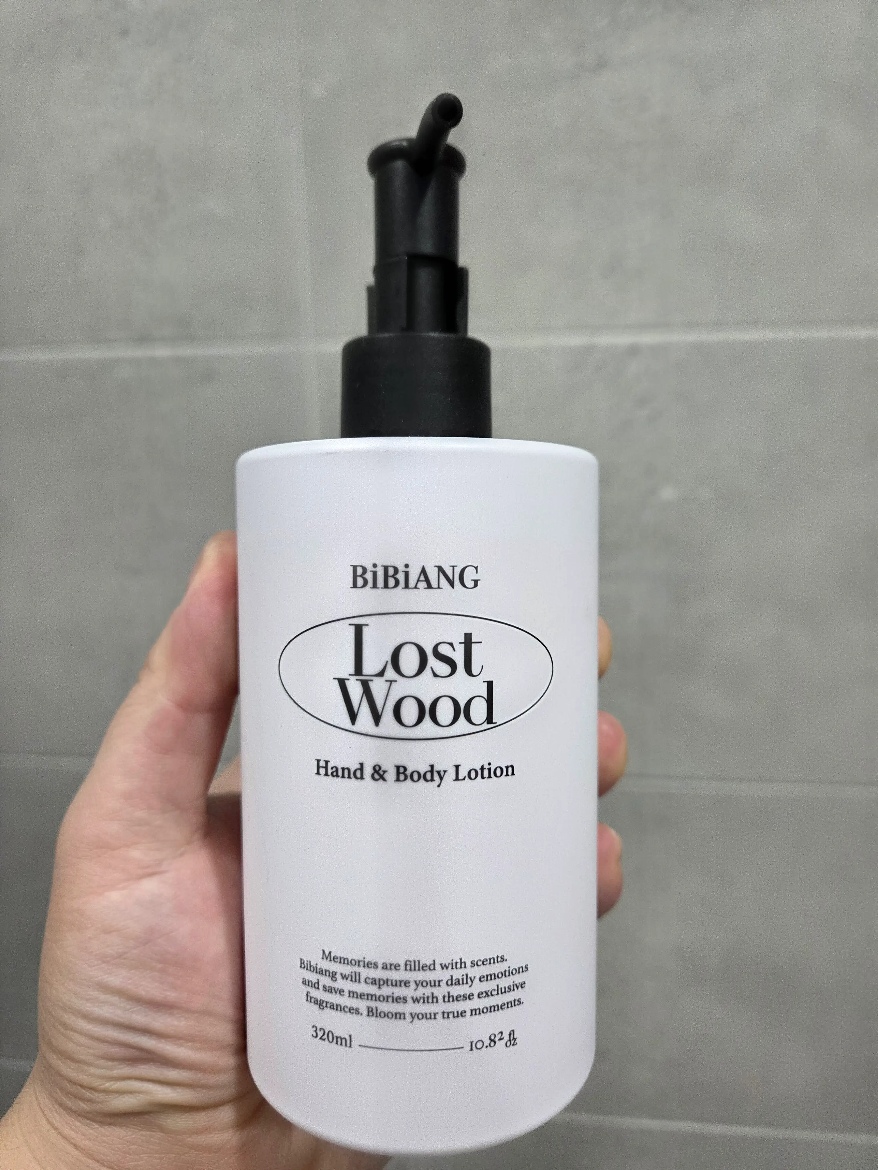 선택된 언니의파우치 리뷰 이미지 - [니치 퍼퓸 핸드 앤 바디로션 로스트우드]