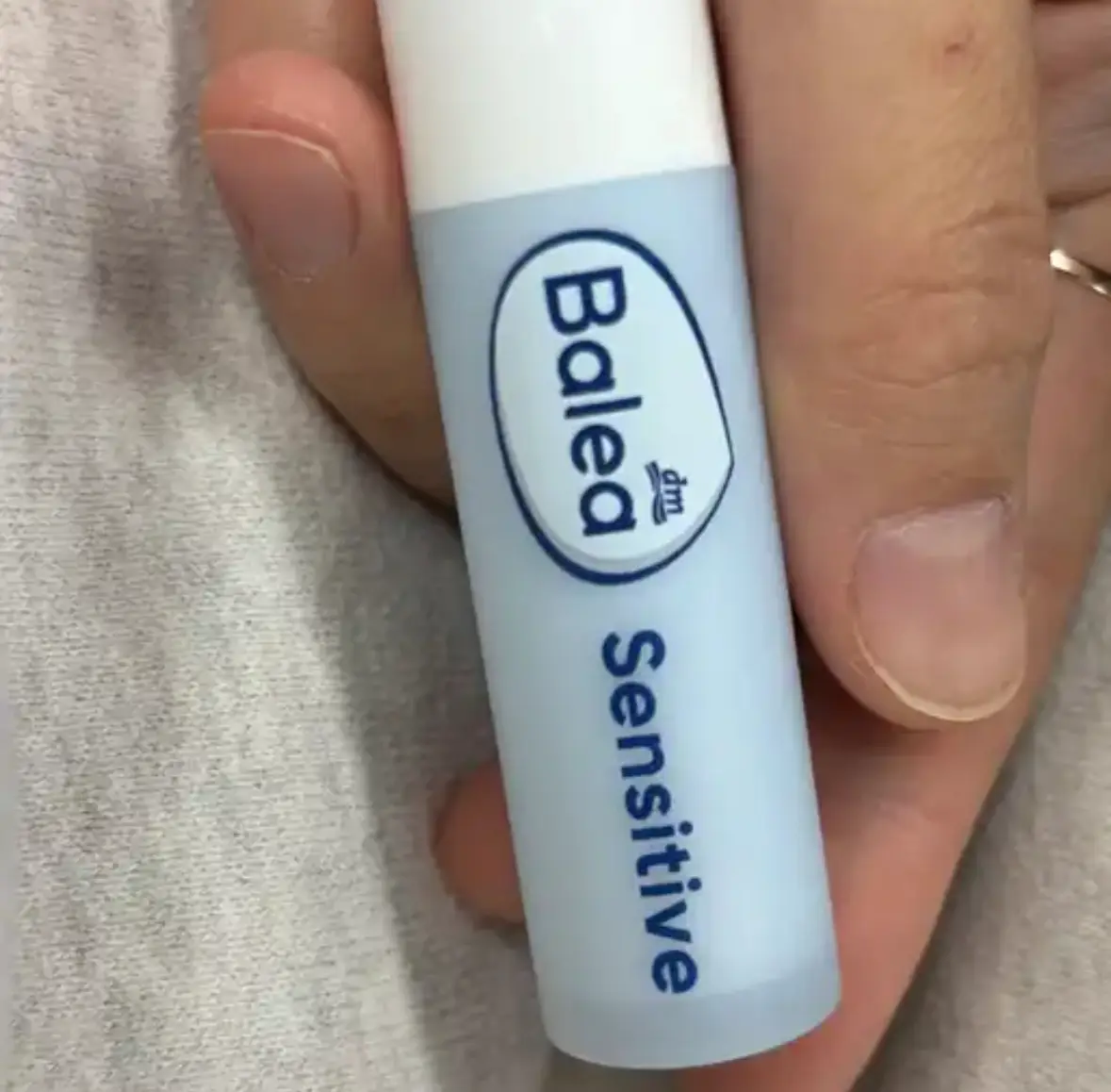 선택된 언니의파우치 리뷰 이미지 - [립 케어 스틱 센서티브]