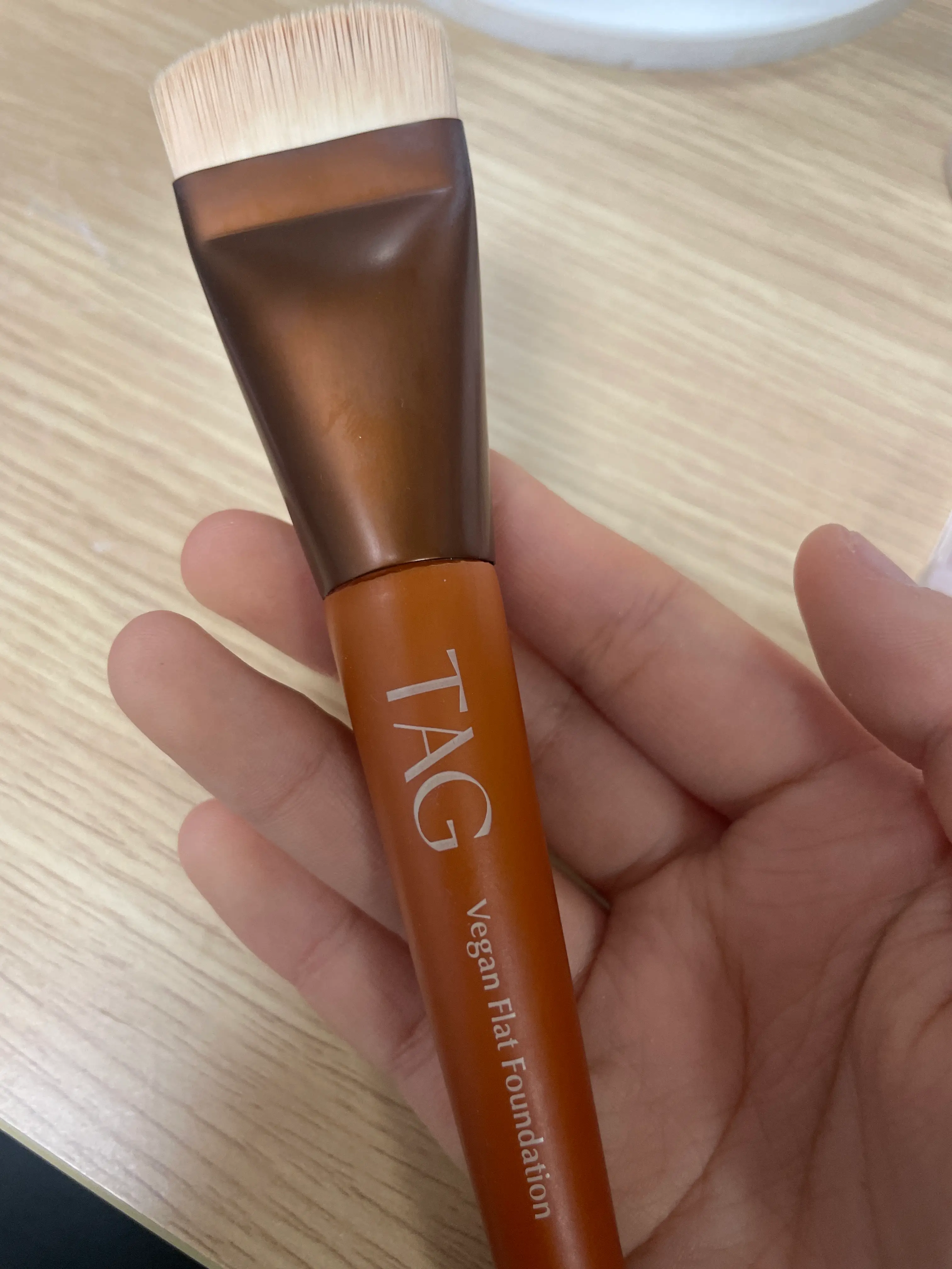 선택된 언니의파우치 리뷰 이미지 - [비건 플랫 파운데이션 브러쉬]