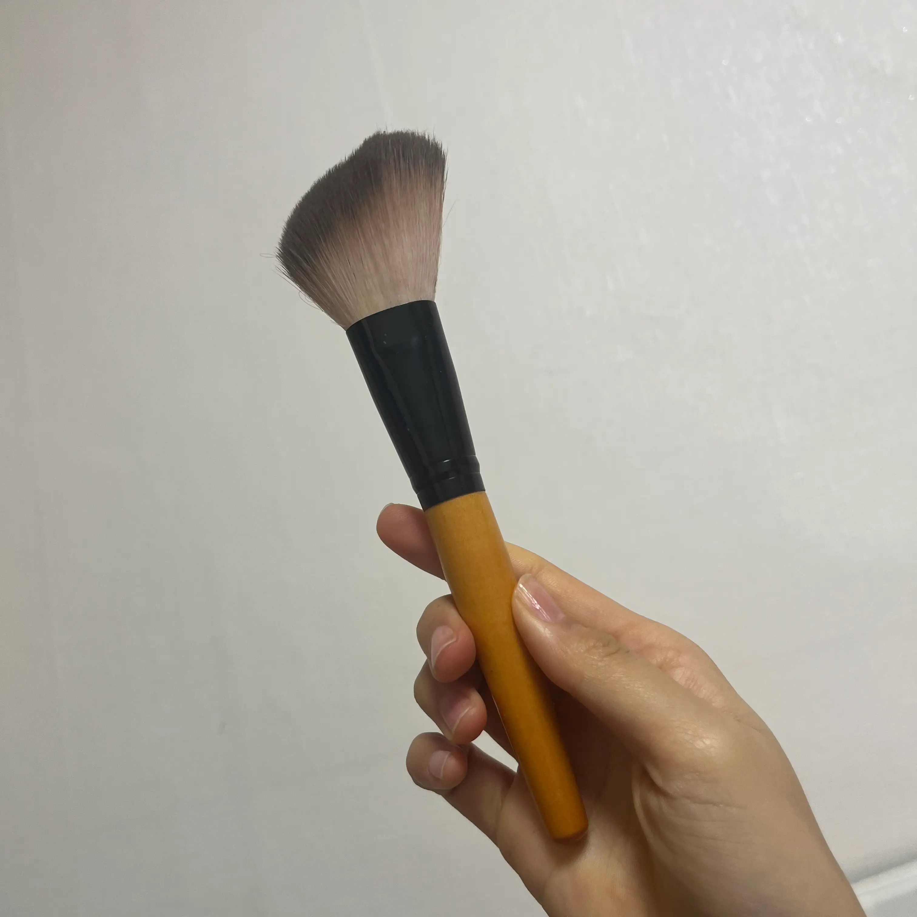 선택된 언니의파우치 리뷰 이미지 - [고급 컨투어 브러시 L]