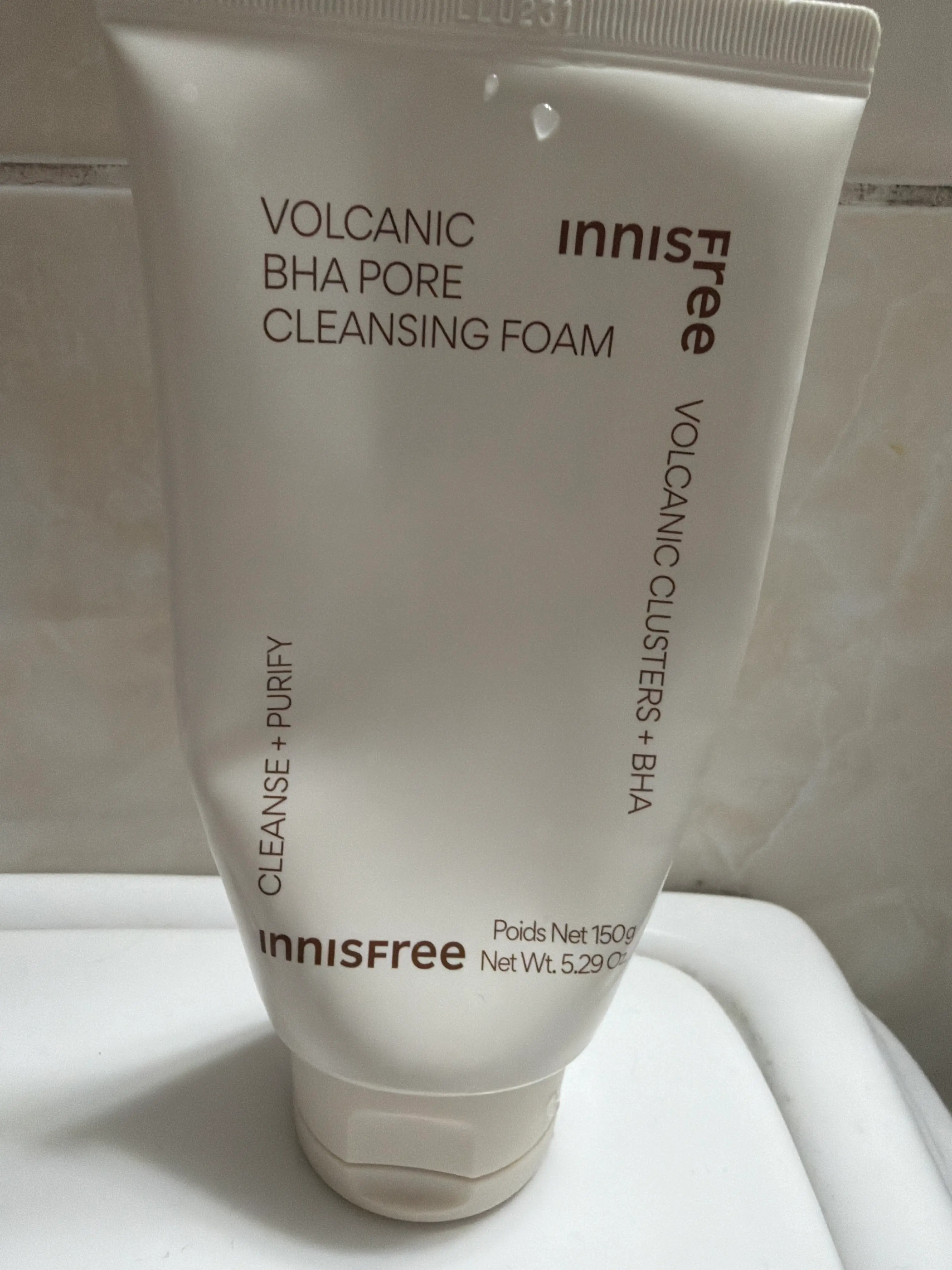 선택된 언니의파우치 리뷰 이미지 - [화산송이 바하 모공 클렌징 폼]