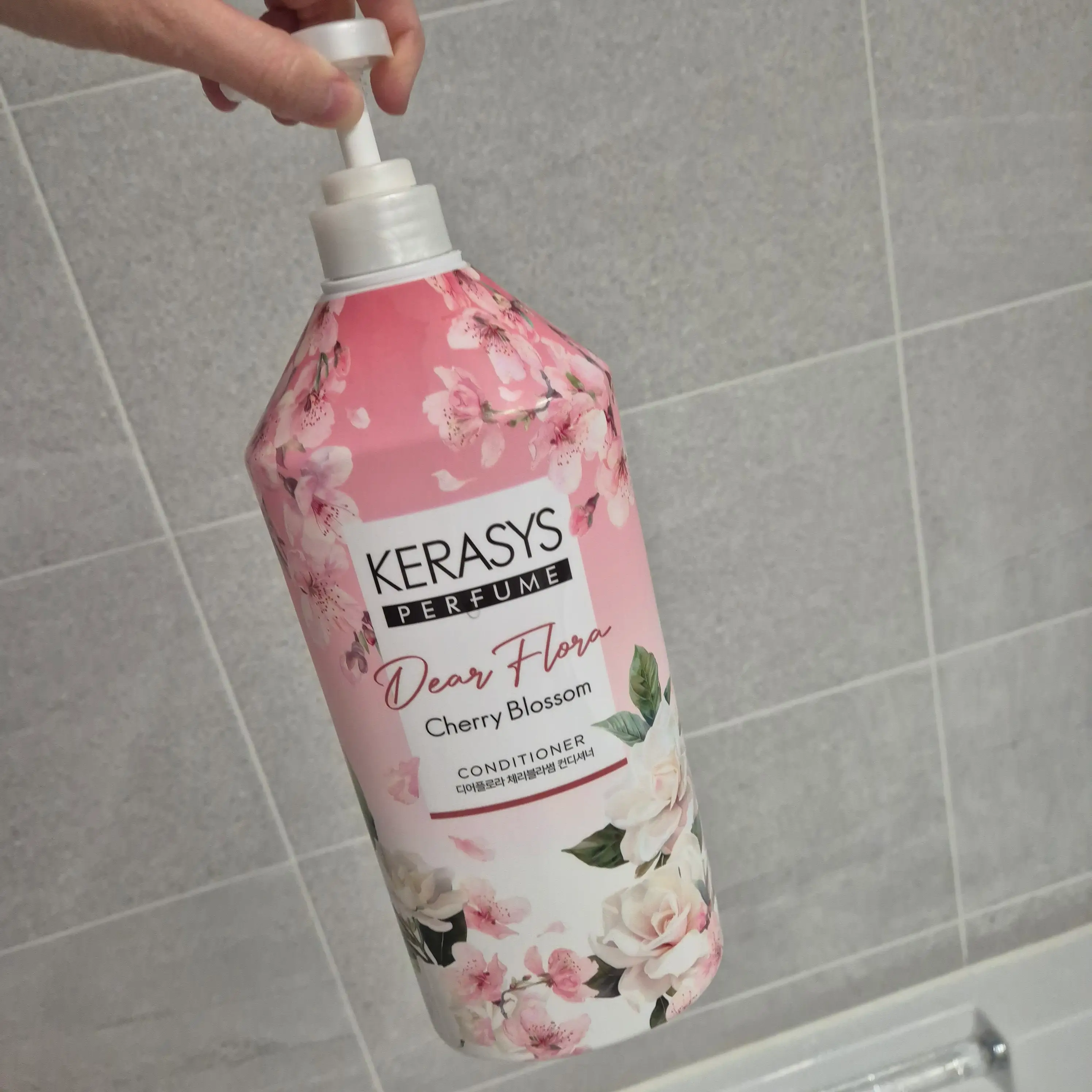 선택된 언니의파우치 리뷰 이미지 - [퍼퓸 디어플로라 컨디셔너]